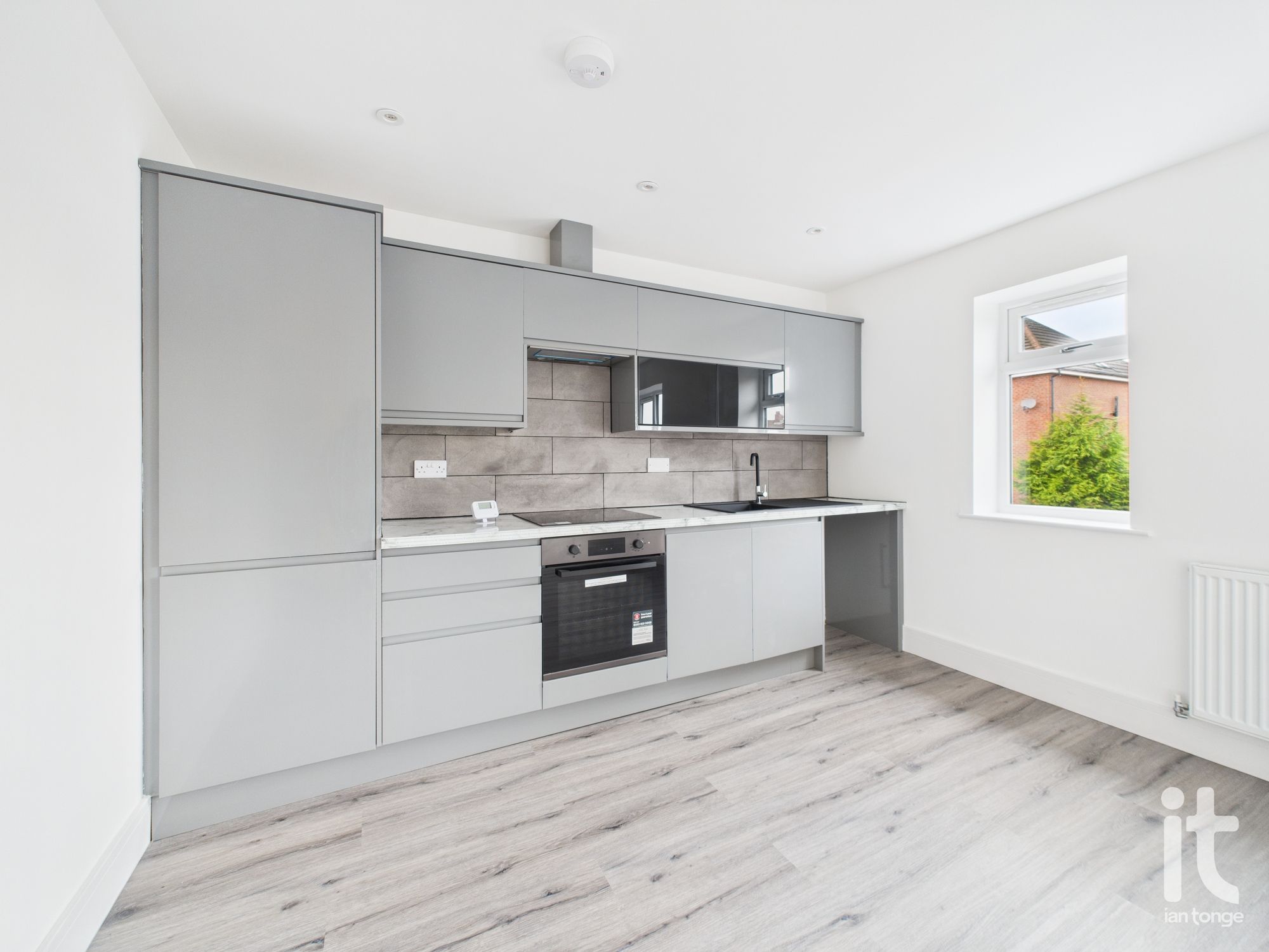 1 bedroom apartment flat/apartment To Let in Stockport - Photograph 10.