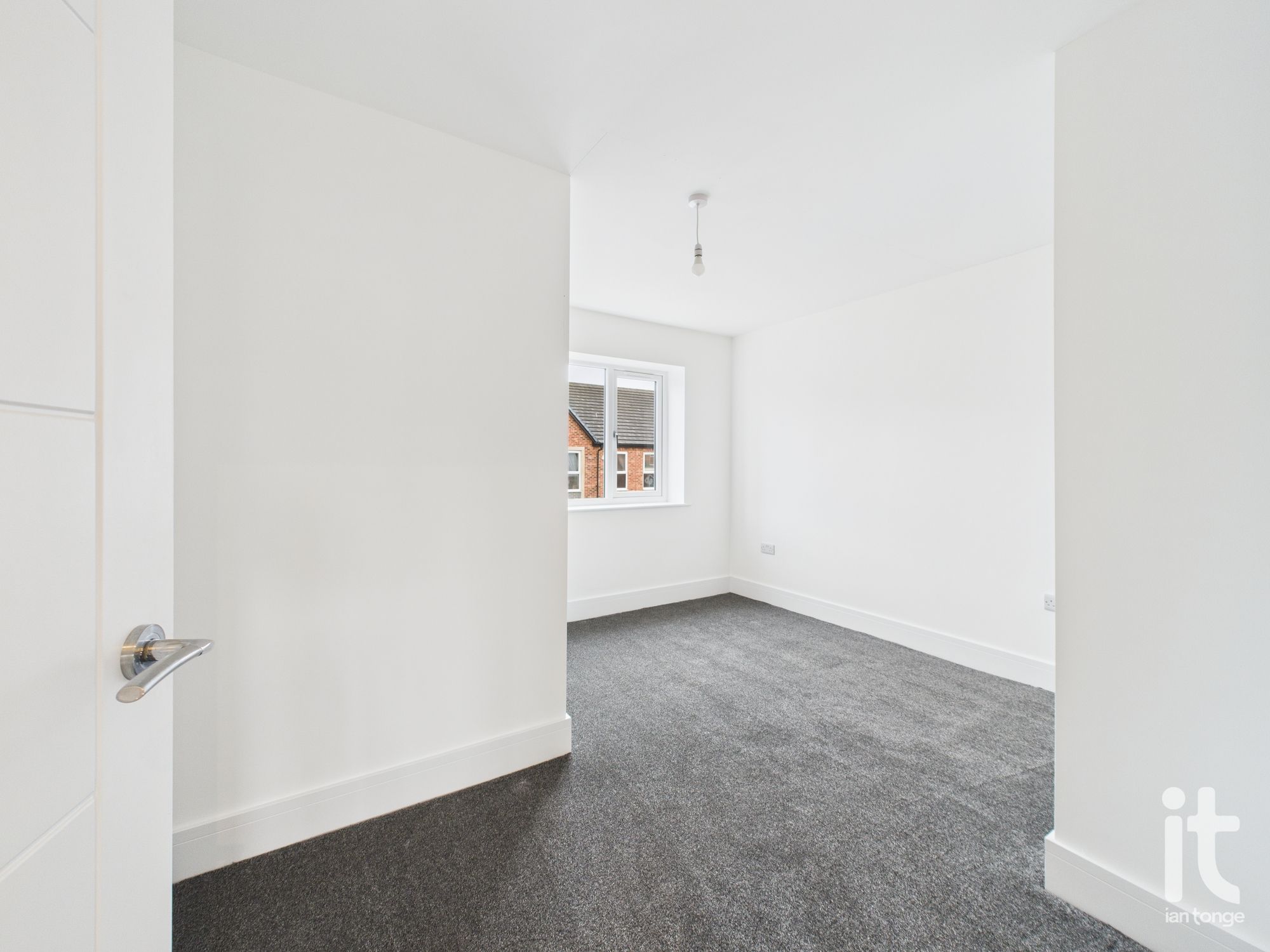 1 bedroom apartment flat/apartment To Let in Stockport - Photograph 6.