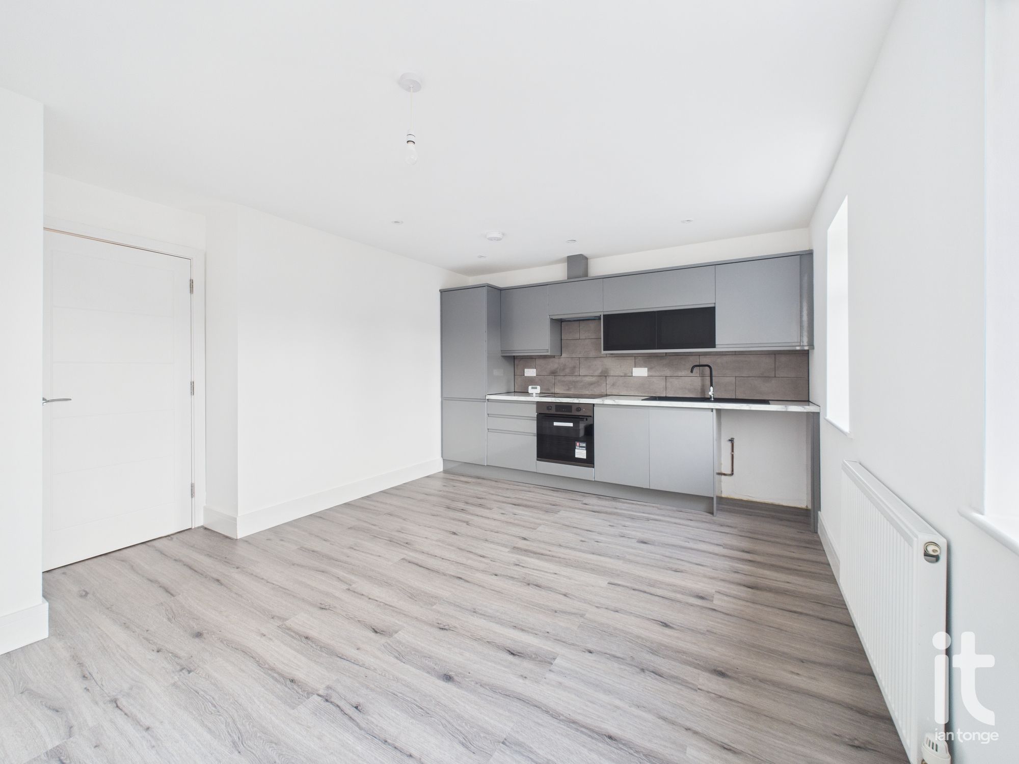 1 bedroom apartment flat/apartment To Let in Stockport - Photograph 7.