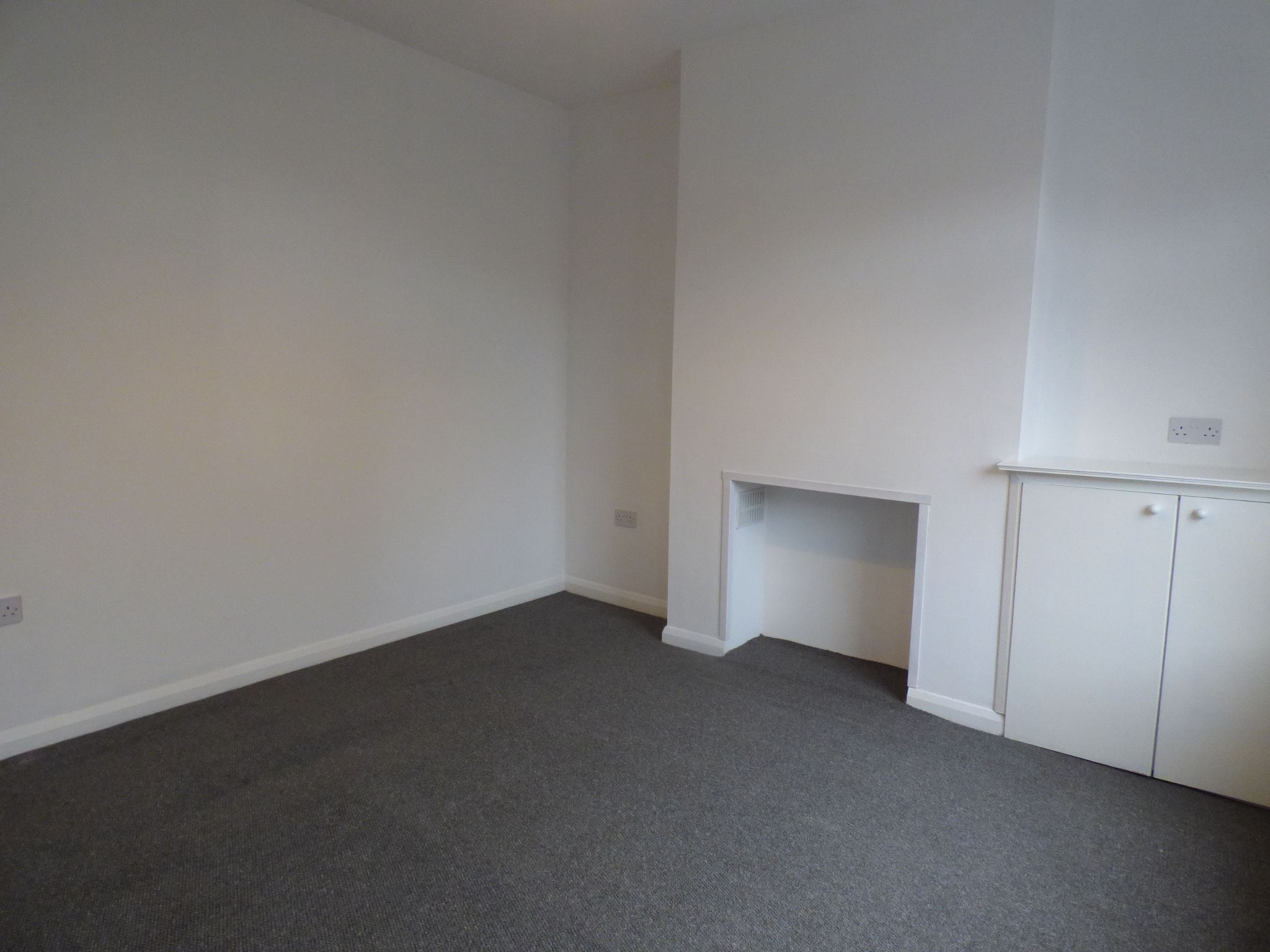 2 bedroom mid terraced house To Let in Stockport - Photograph 6.