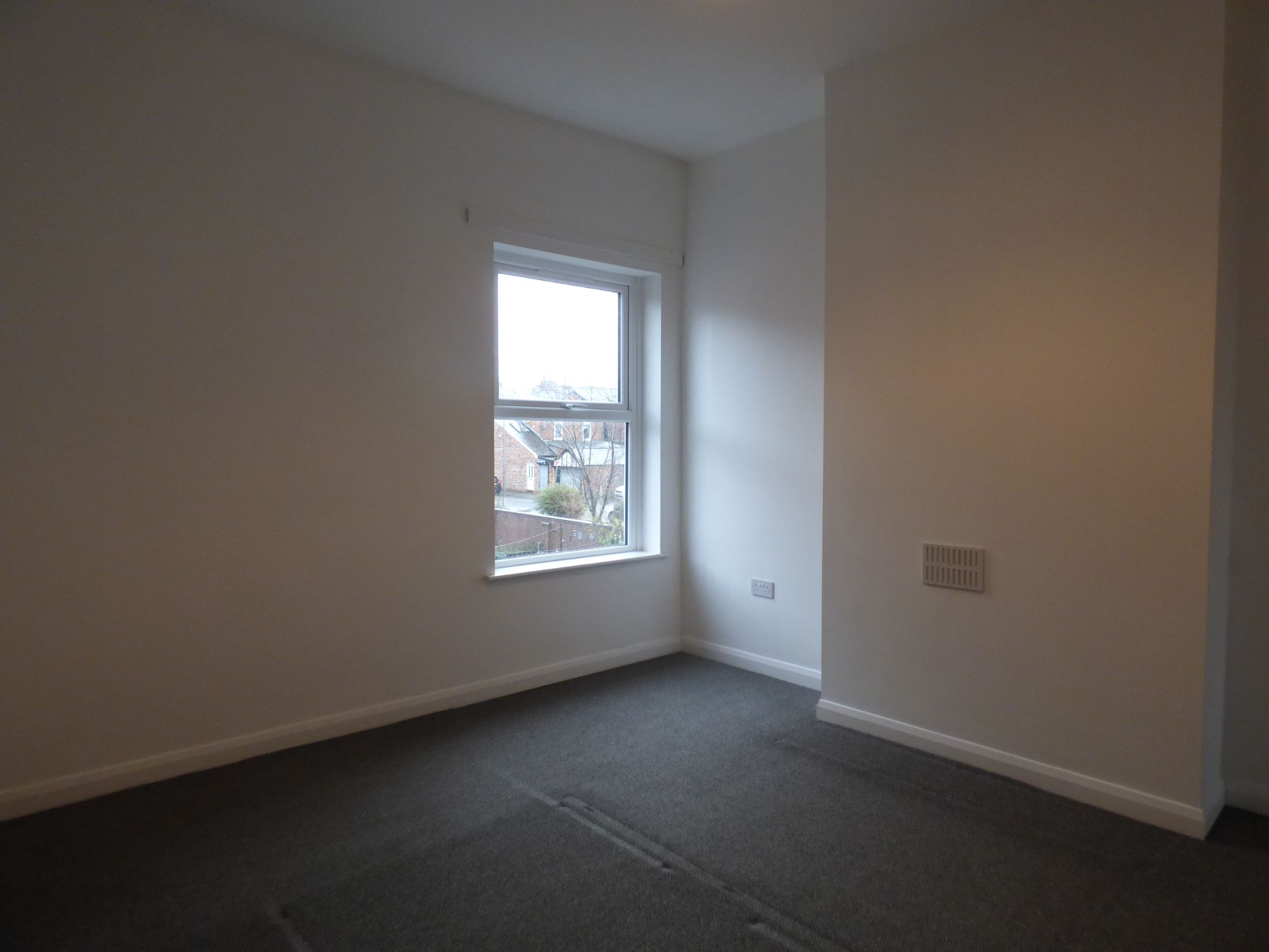 2 bedroom mid terraced house To Let in Stockport - Photograph 8.