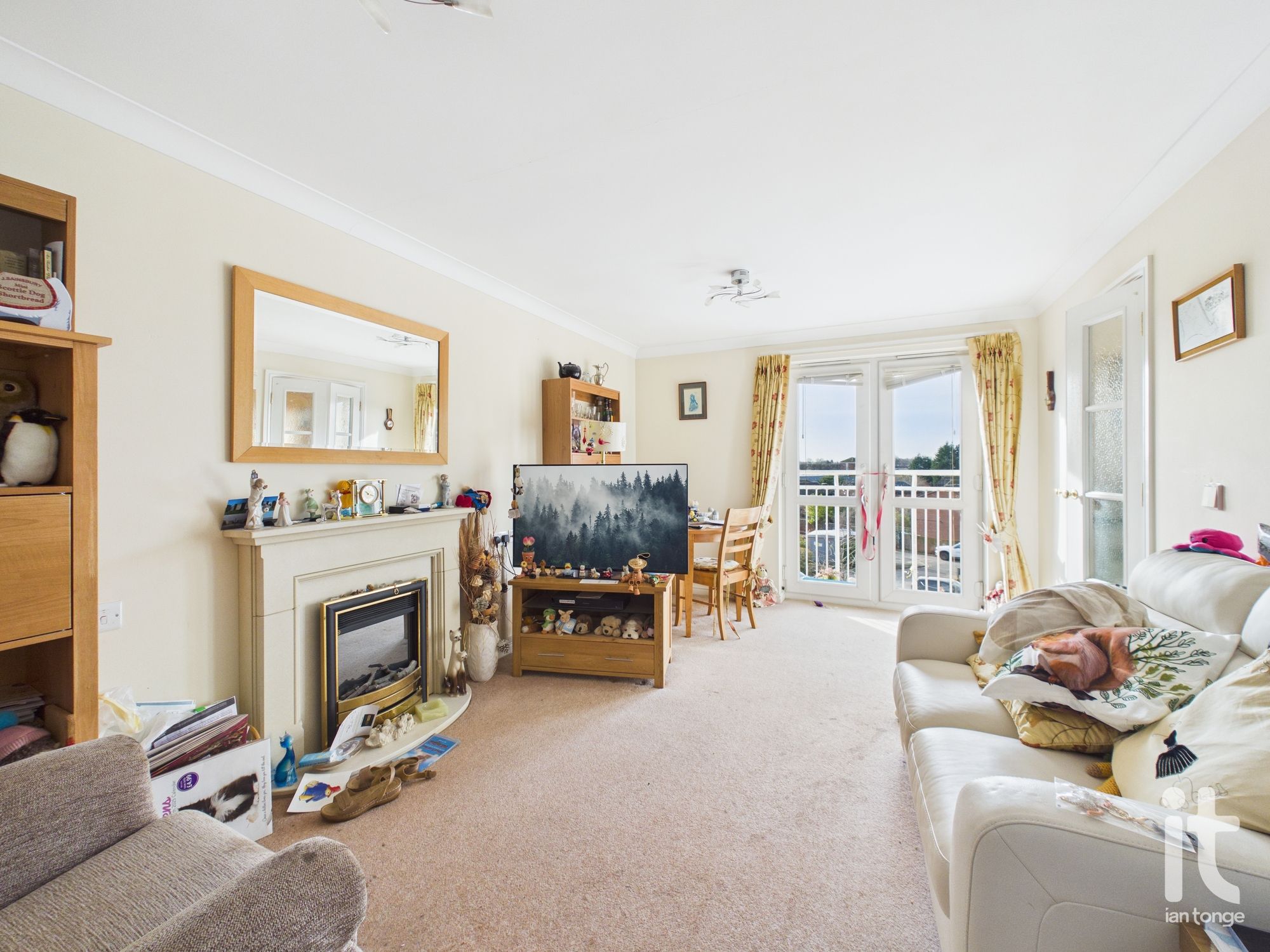 2 bedroom apartment flat/apartment For Sale in Stockport - Photograph 3.