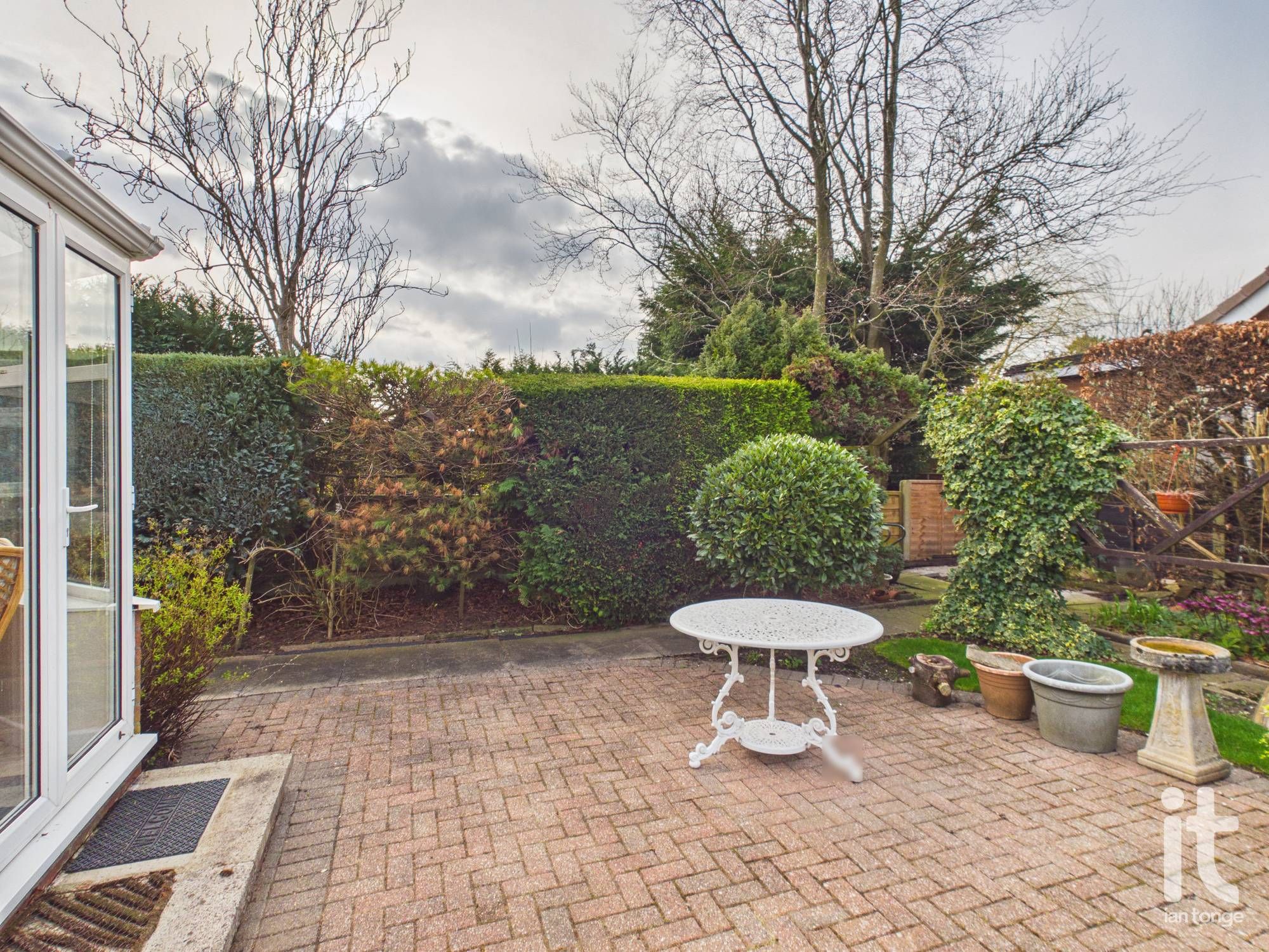 4 bedroom detached bungalow For Sale in Stockport - Photograph 20.