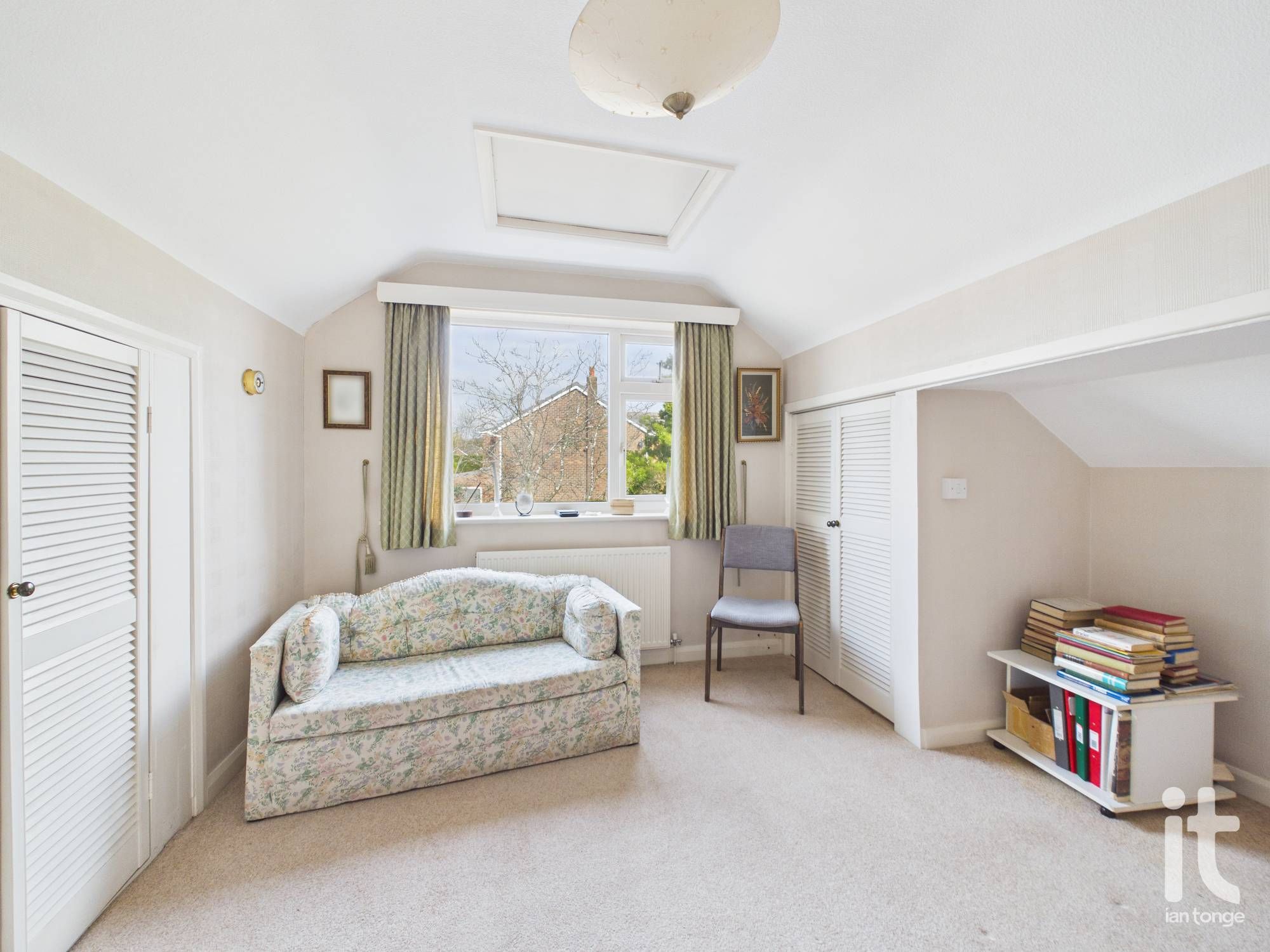 4 bedroom detached bungalow For Sale in Stockport - Photograph 17.