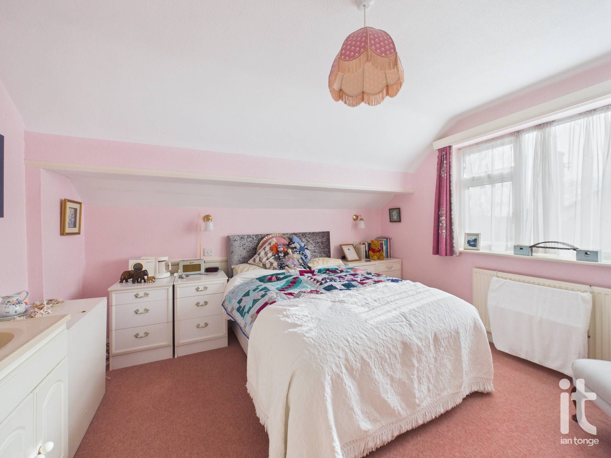 4 bedroom detached bungalow For Sale in Stockport - Photograph 16.