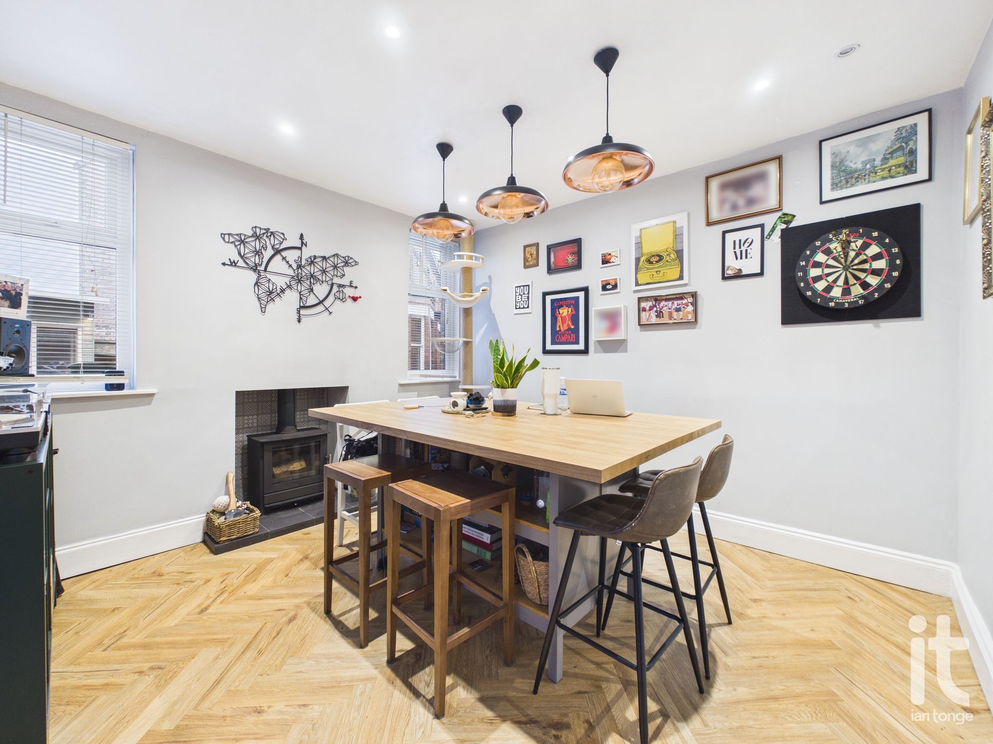 3 bedroom semi-detached house For Sale in Stockport - Photograph 6.
