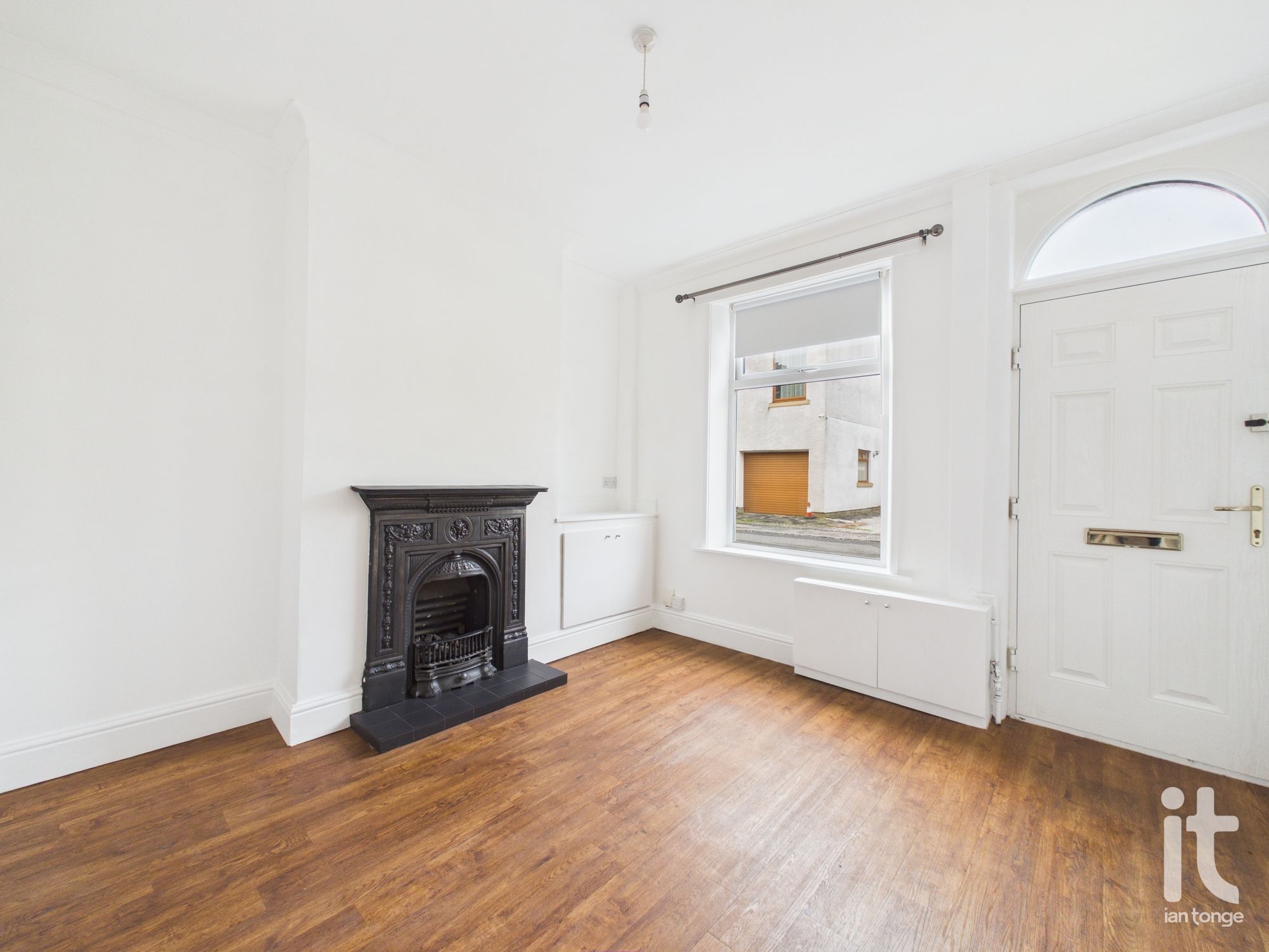 2 bedroom mid terraced house For Sale in Stockport - Property photograph.