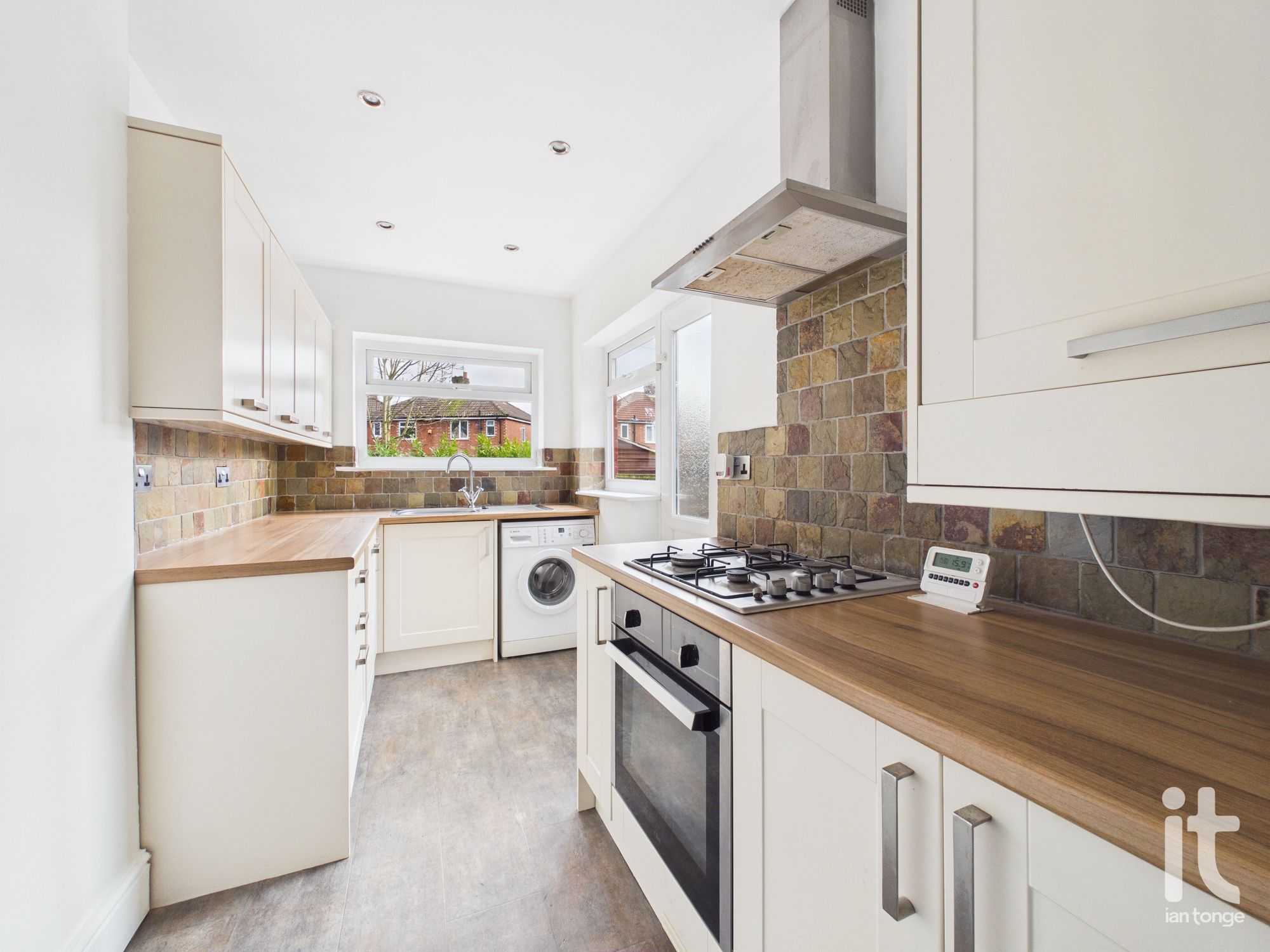 2 bedroom mid terraced house For Sale in Stockport - Photograph 8.