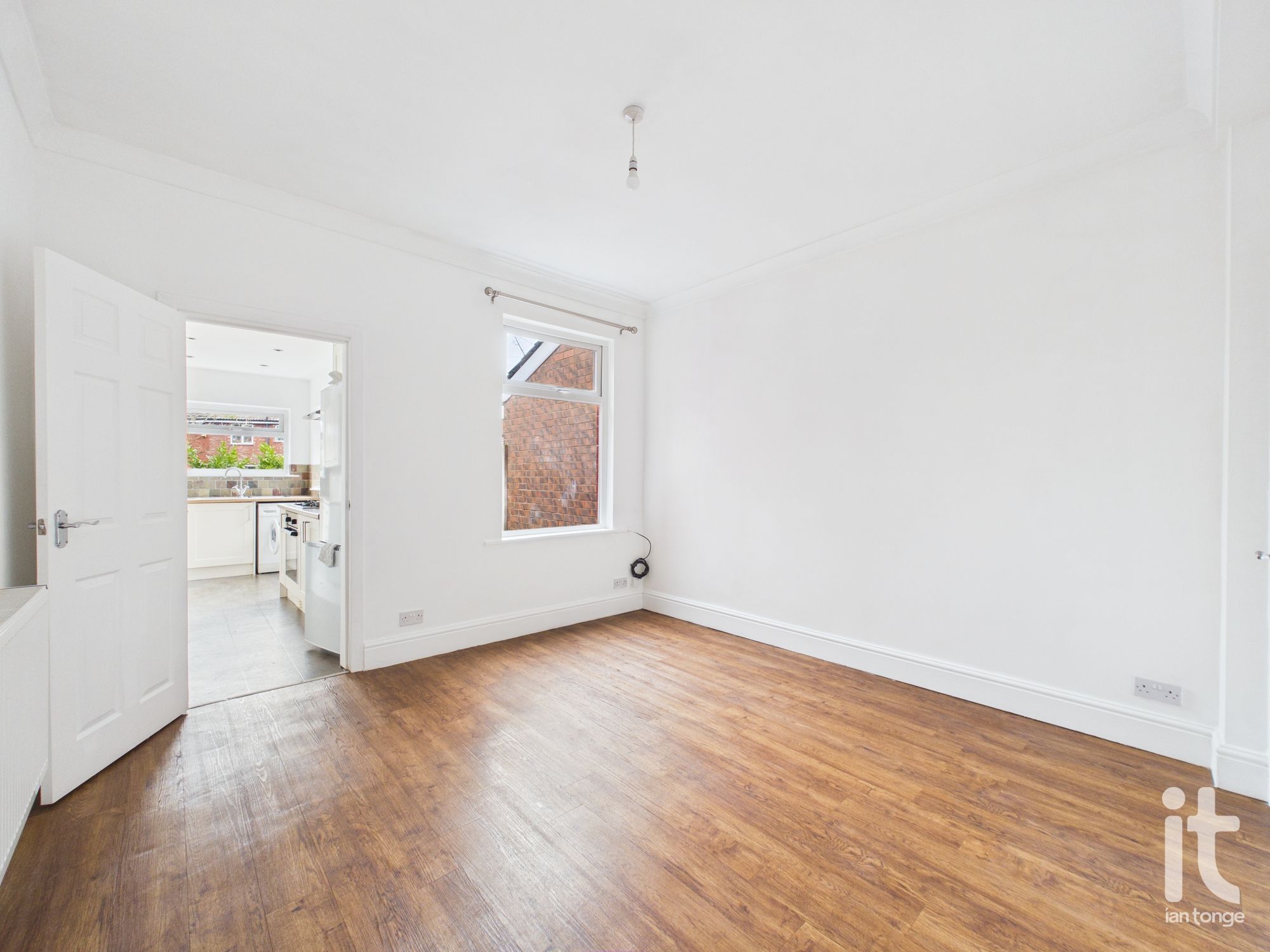 2 bedroom mid terraced house For Sale in Stockport - Photograph 6.