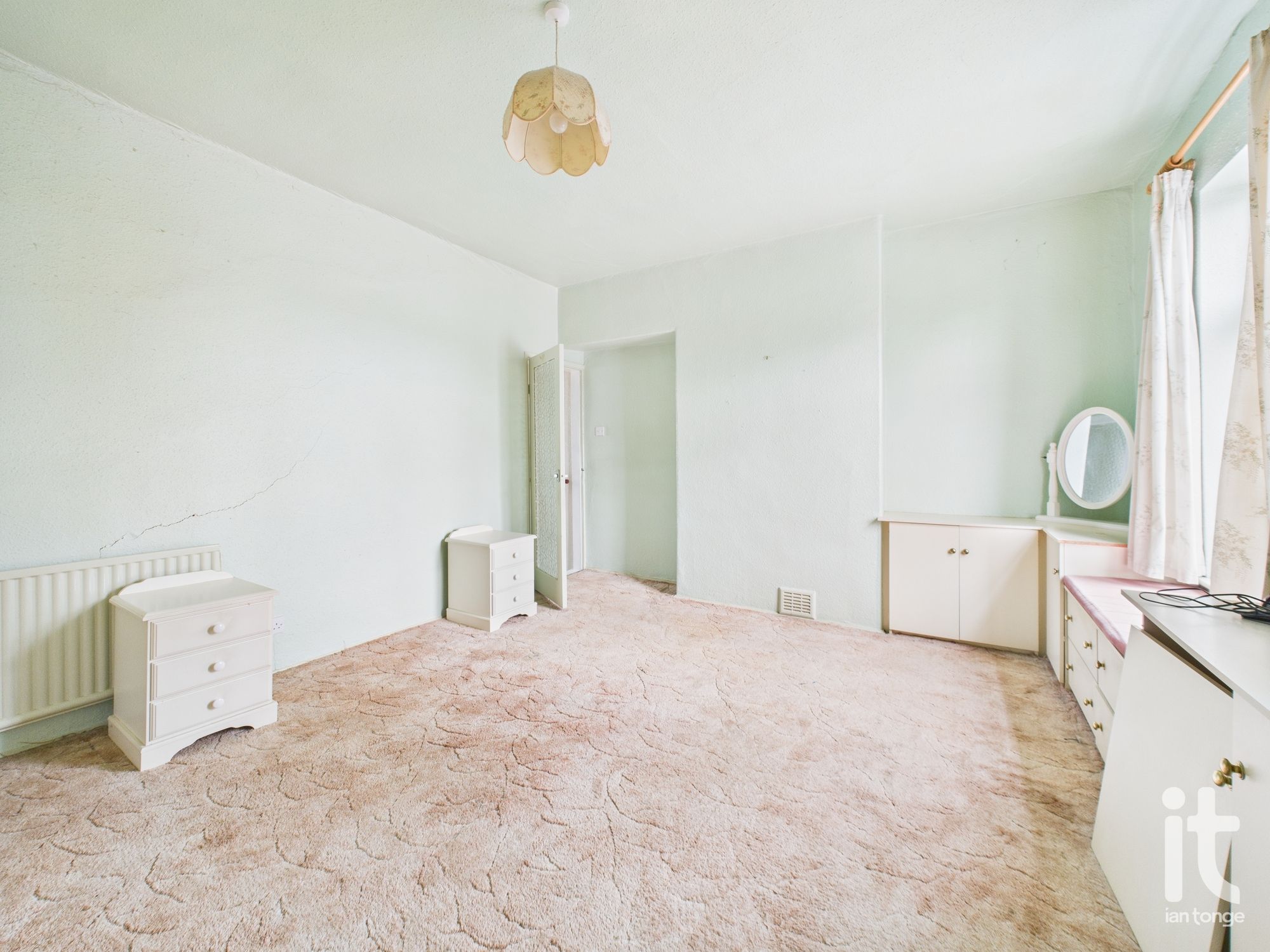 2 bedroom mid terraced house For Sale in Stockport - Photograph 14.