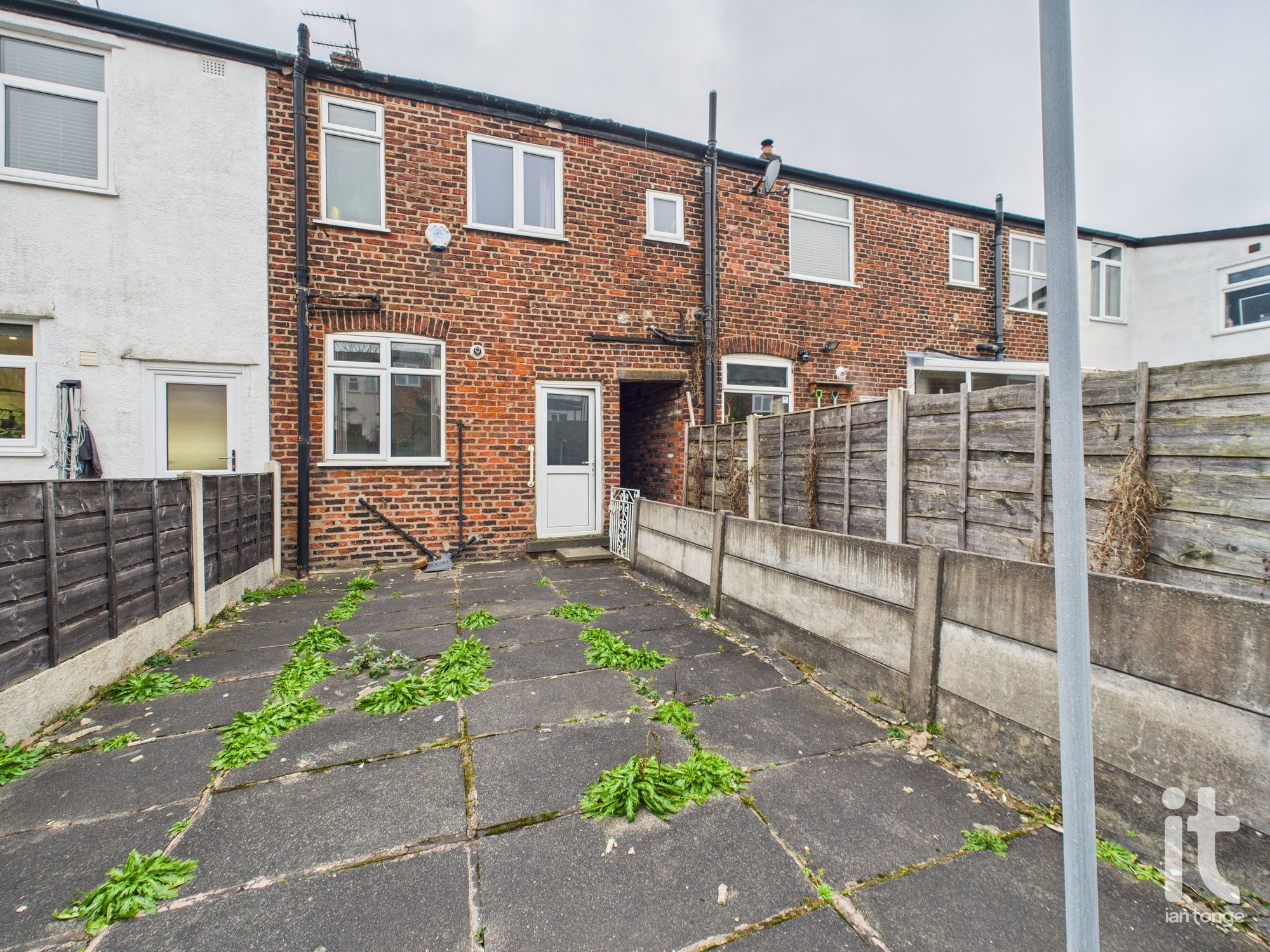 2 bedroom mid terraced house For Sale in Stockport - Photograph 19.