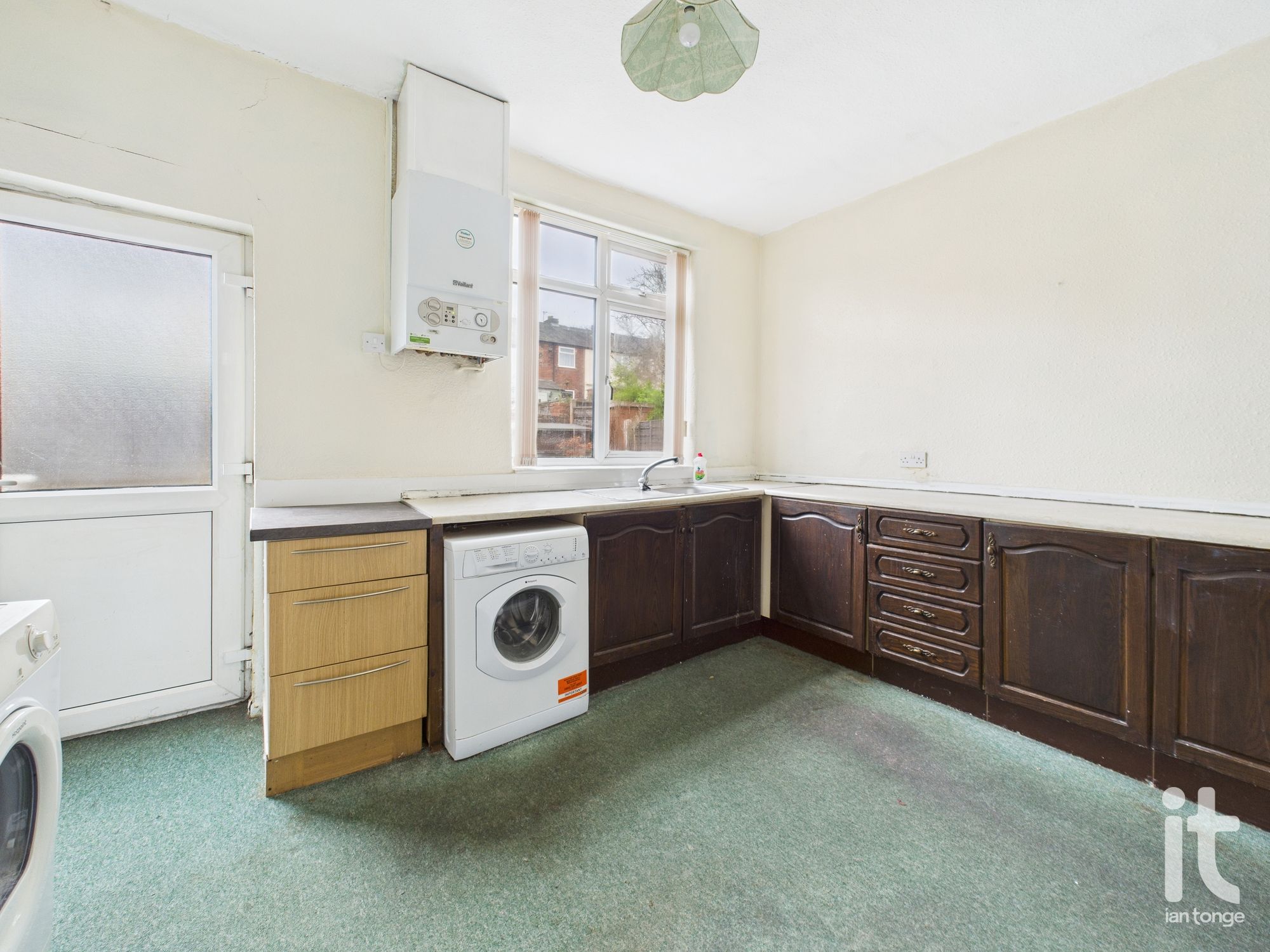 2 bedroom mid terraced house For Sale in Stockport - Photograph 10.