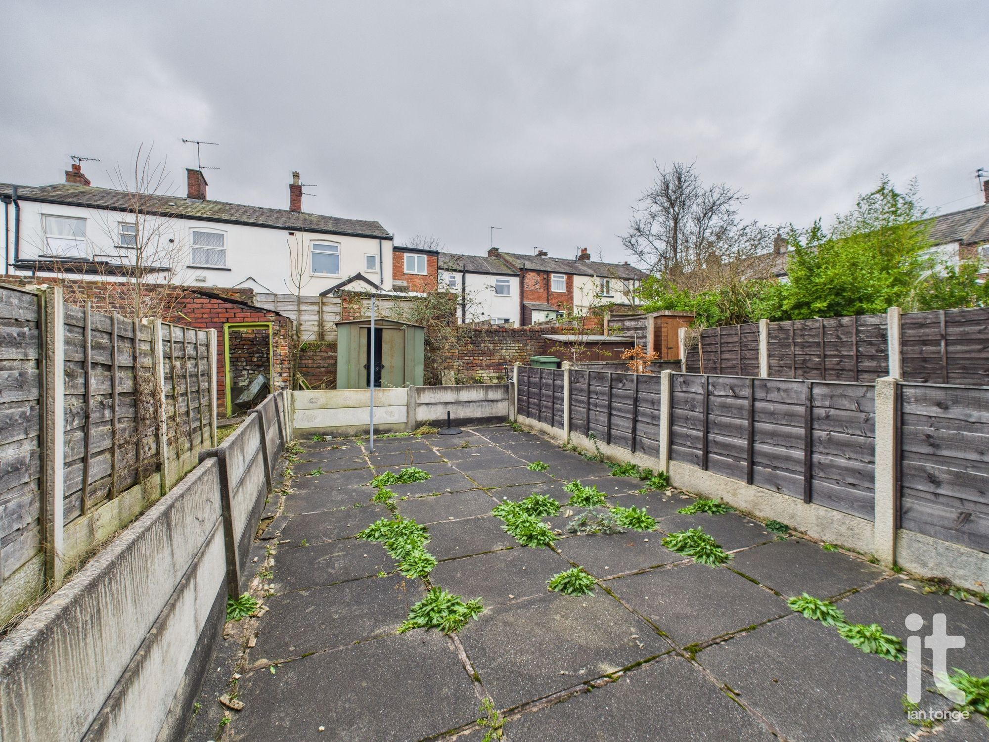 2 bedroom mid terraced house For Sale in Stockport - Photograph 18.