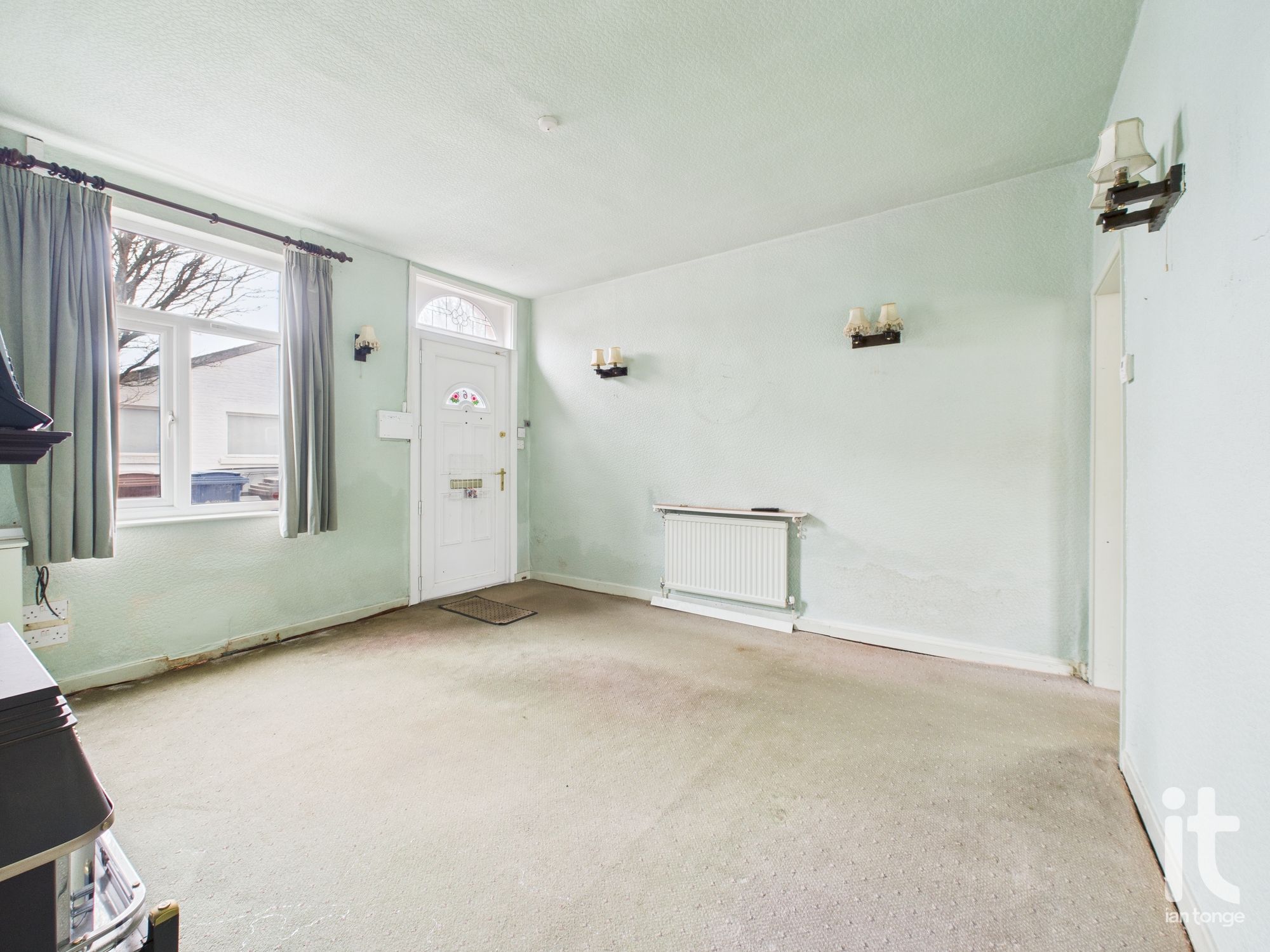 2 bedroom mid terraced house For Sale in Stockport - Photograph 7.