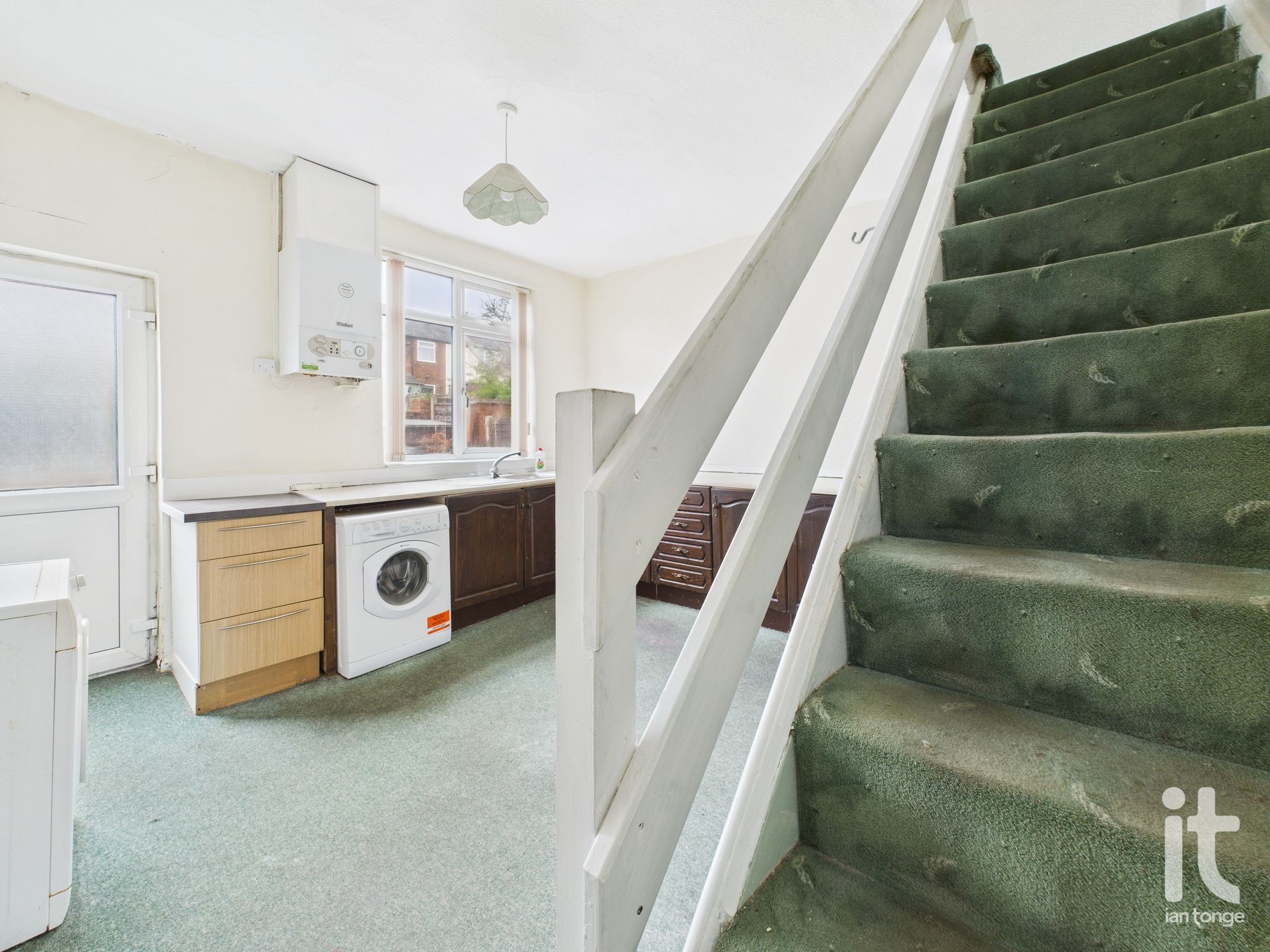 2 bedroom mid terraced house For Sale in Stockport - Photograph 12.