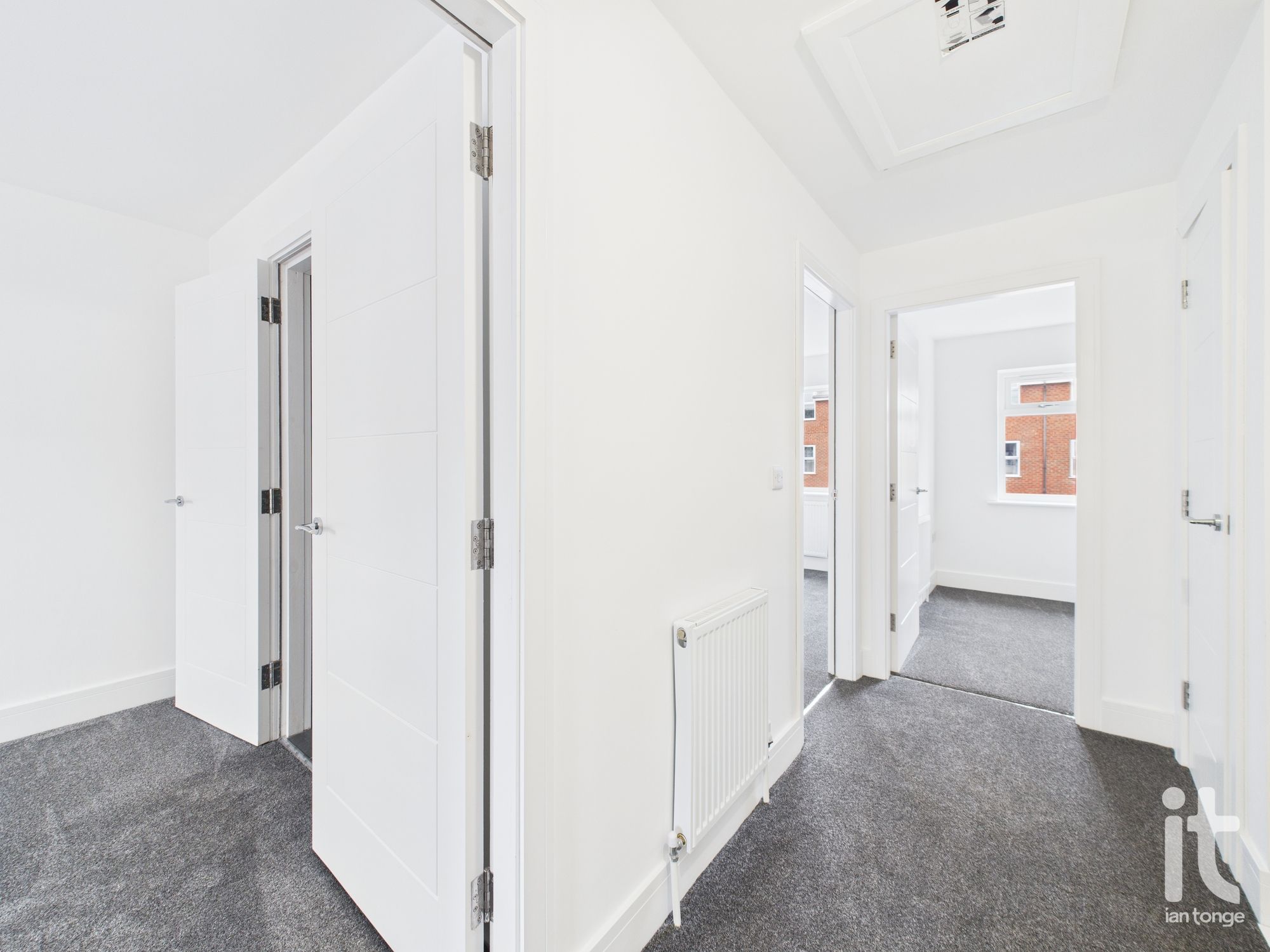 3 bedroom mews house To Let in Stockport - Photograph 16.