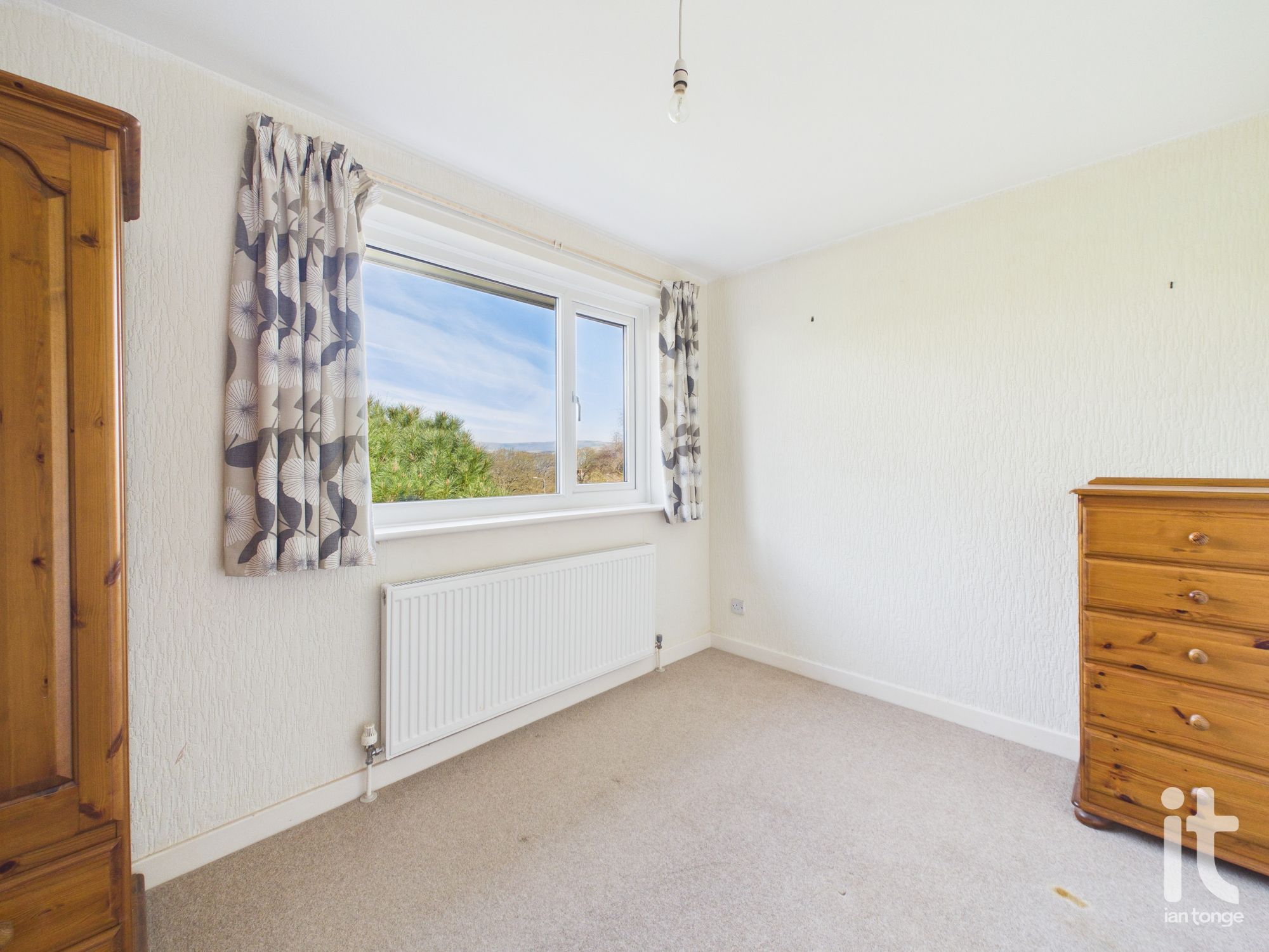 4 bedroom detached house For Sale in Stockport - Photograph 23.