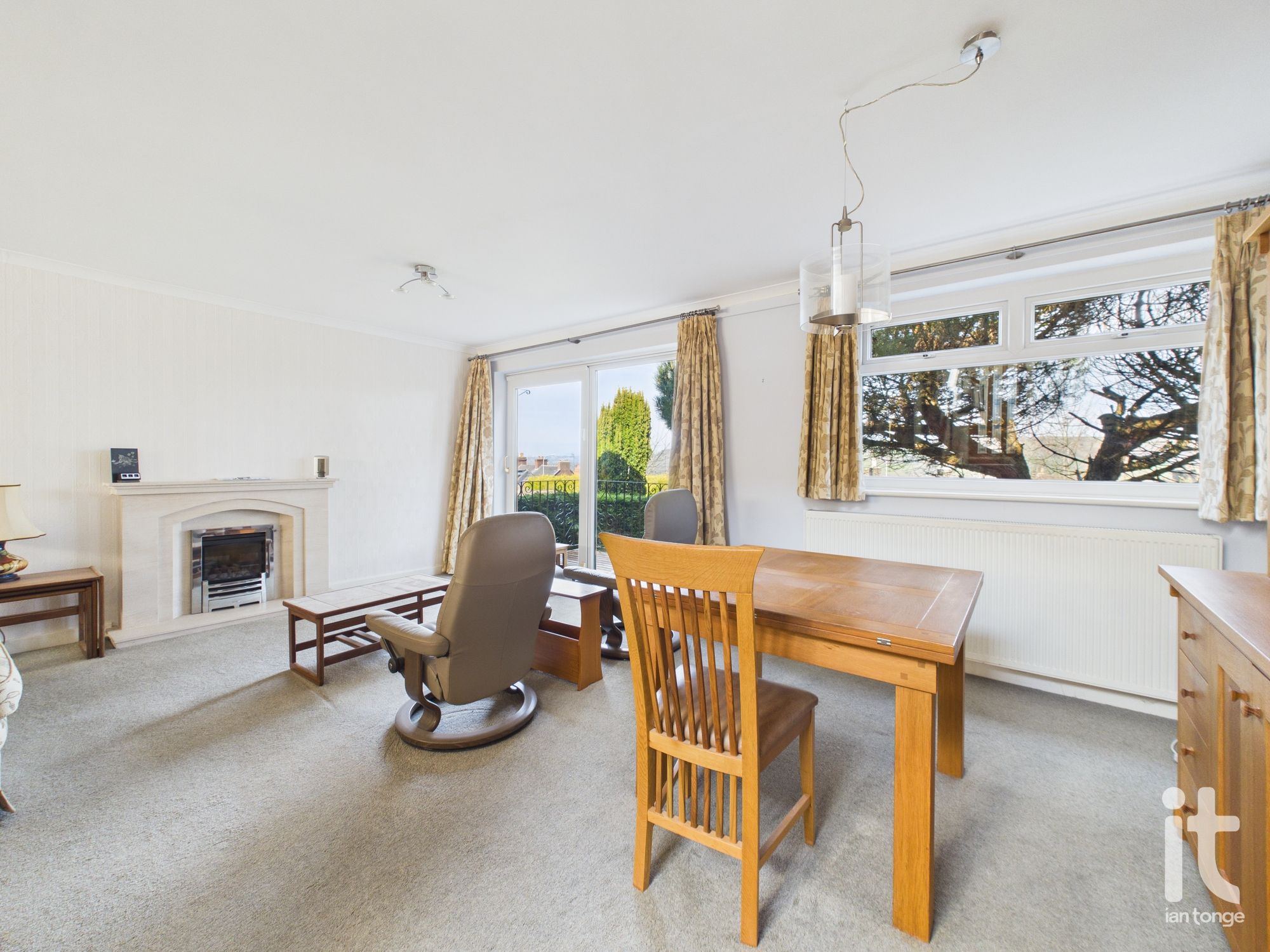 4 bedroom detached house For Sale in Stockport - Photograph 8.