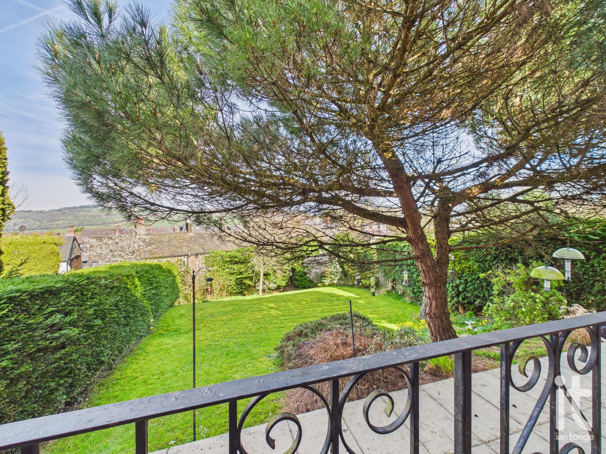 4 bedroom detached house For Sale in Stockport - Photograph 27.