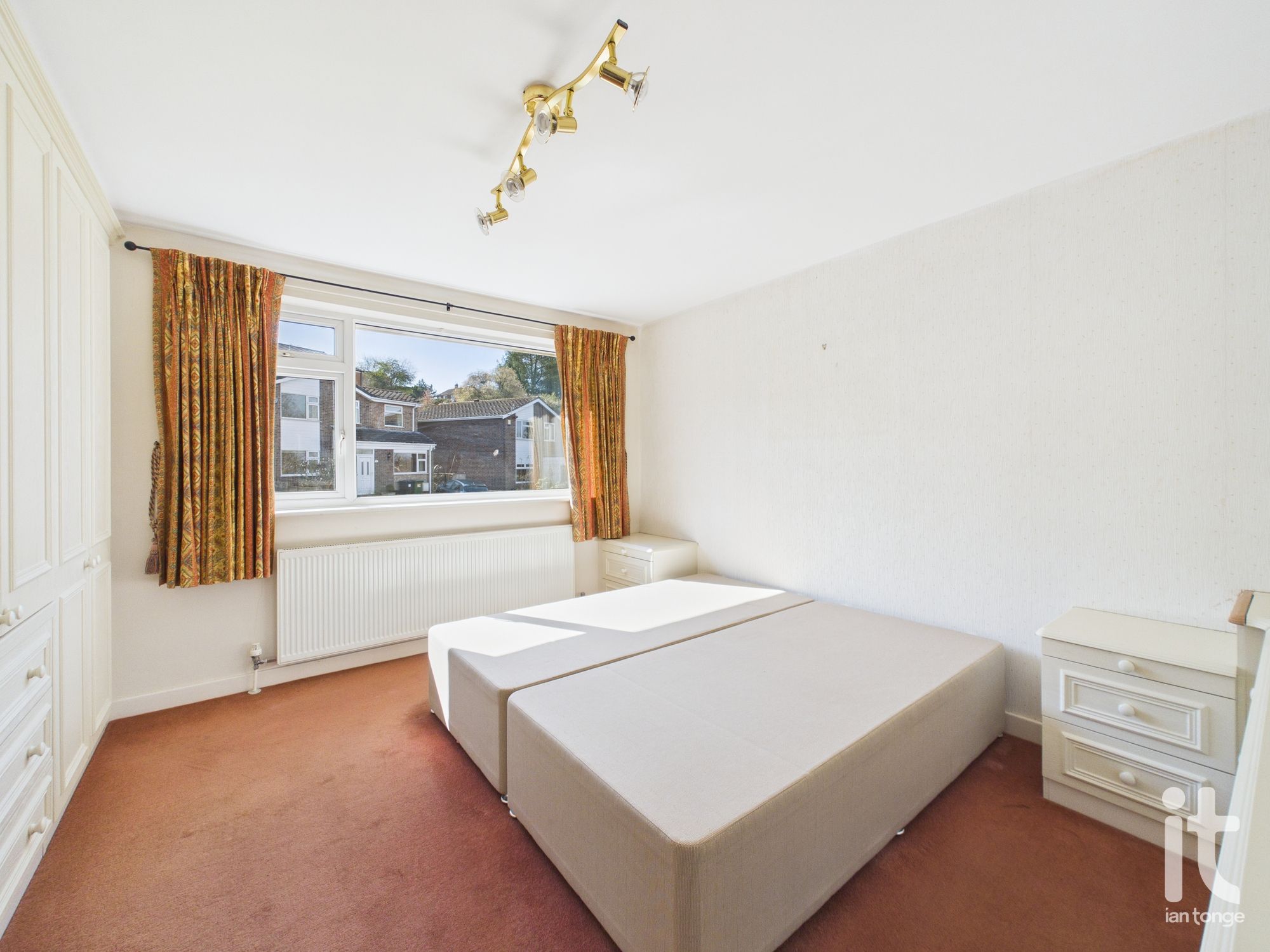 4 bedroom detached house For Sale in Stockport - Photograph 18.