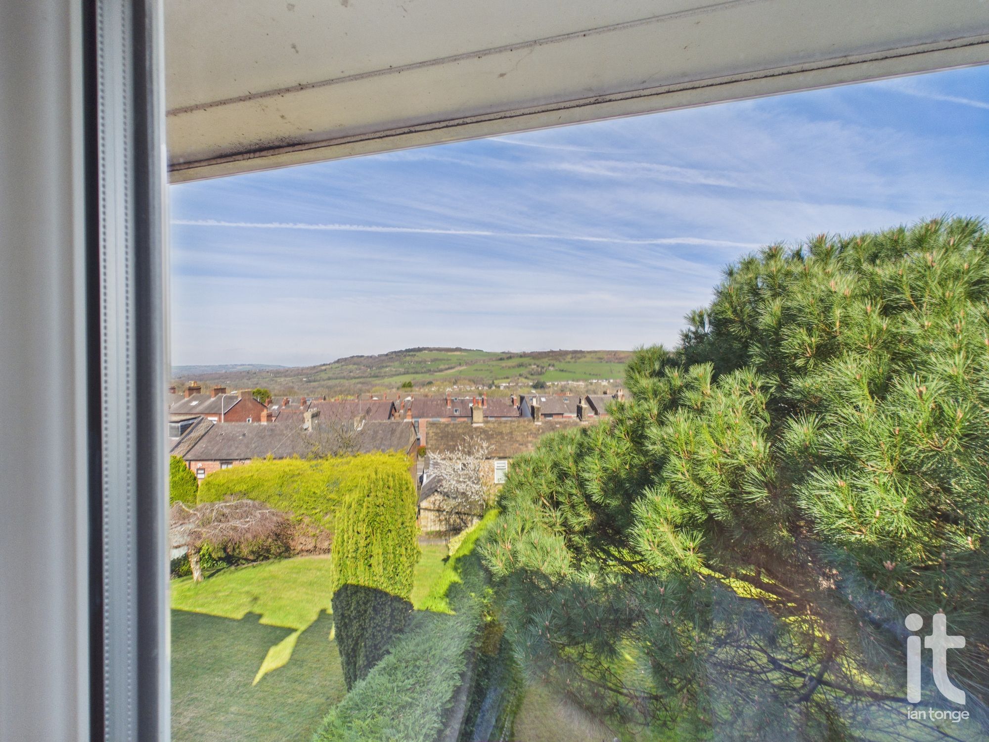 4 bedroom detached house For Sale in Stockport - Photograph 17.
