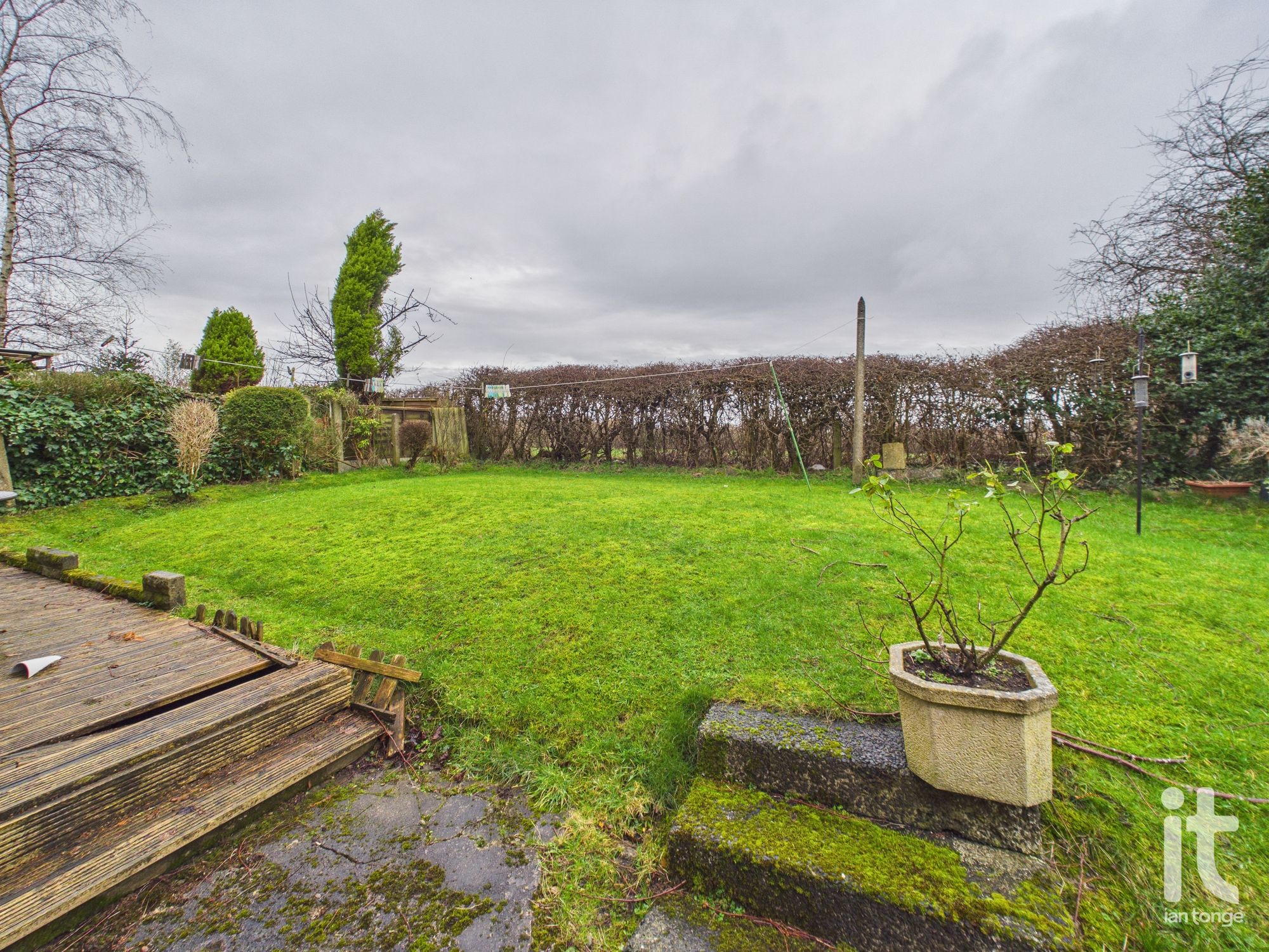 3 bedroom semi-detached house For Sale in Stockport - Property photograph.
