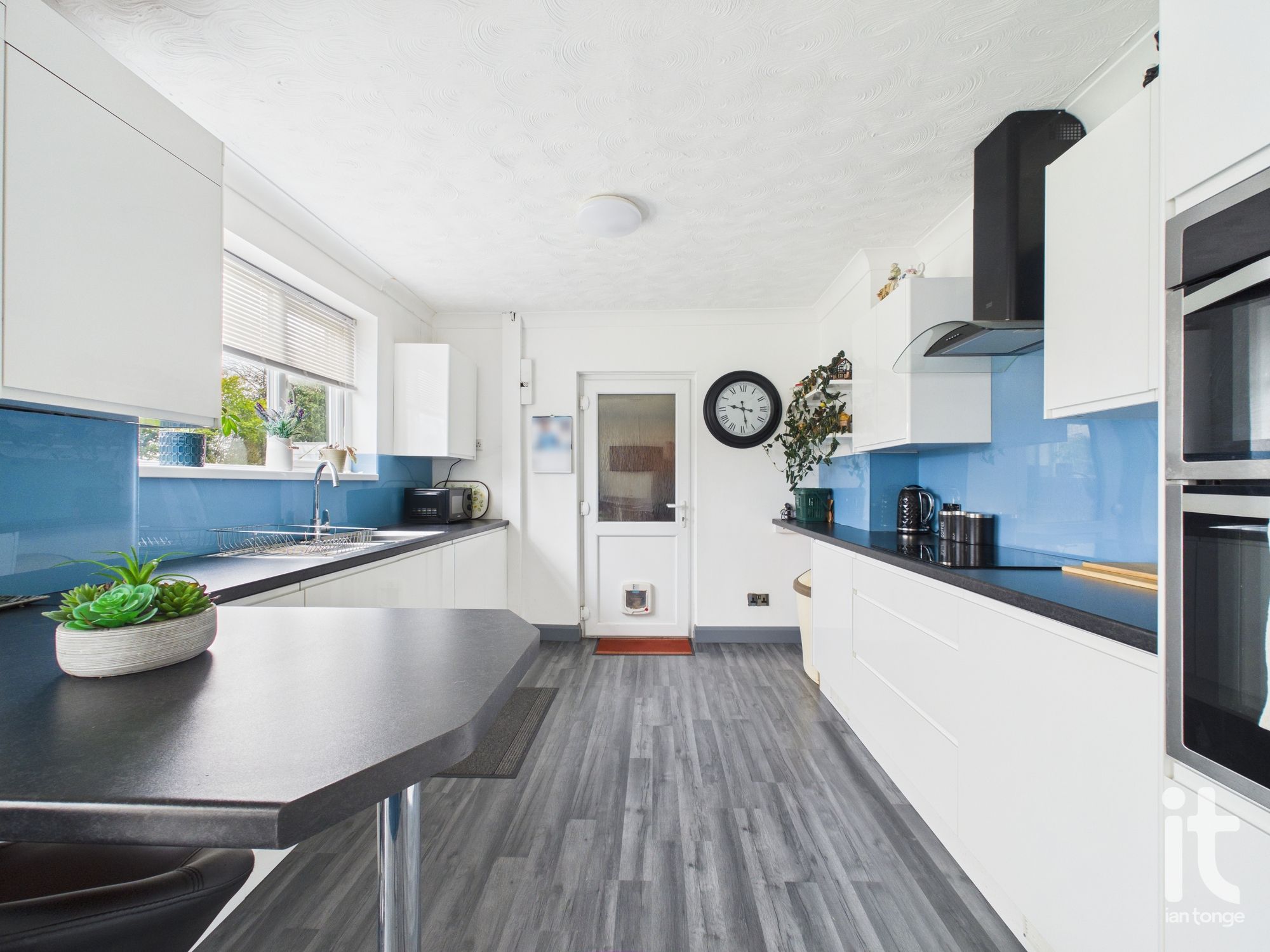 3 bedroom semi-detached house For Sale in Stockport - Photograph 11.