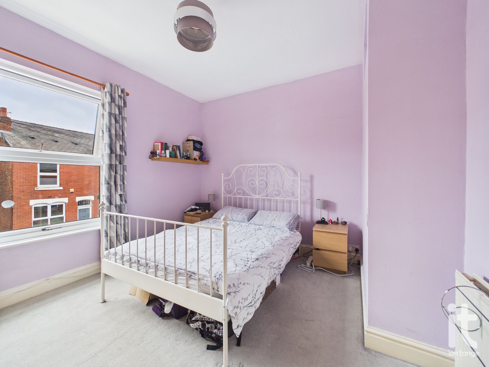 2 bedroom semi-detached house For Sale in Stockport - Photograph 4.