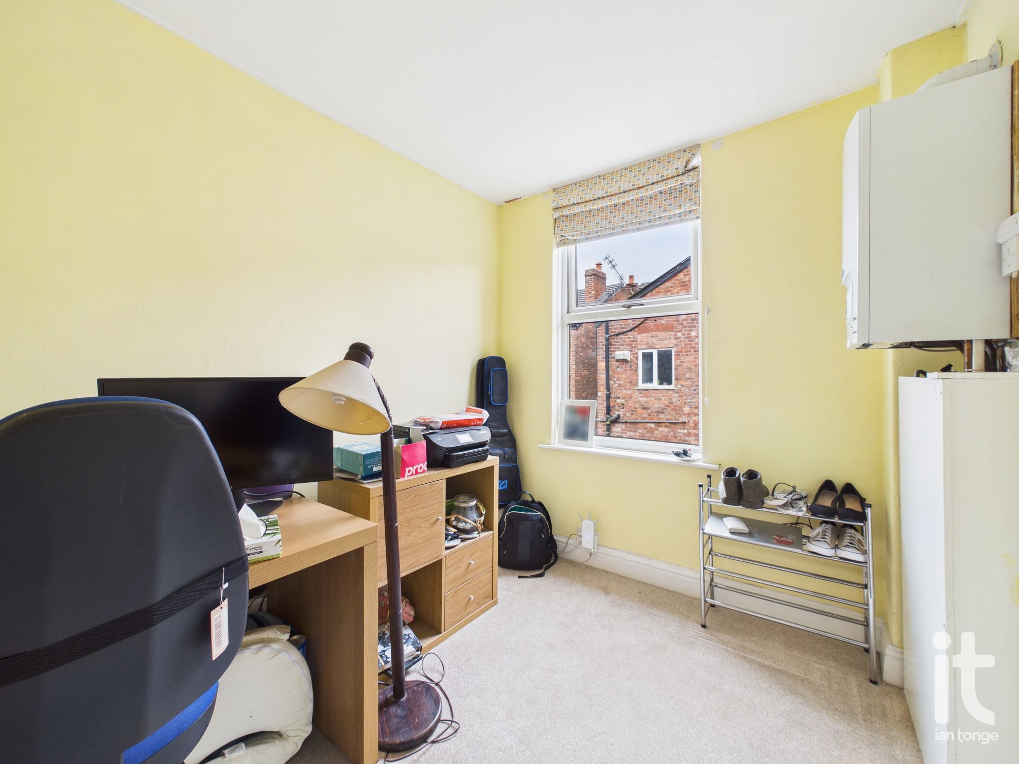 2 bedroom semi-detached house For Sale in Stockport - Photograph 12.