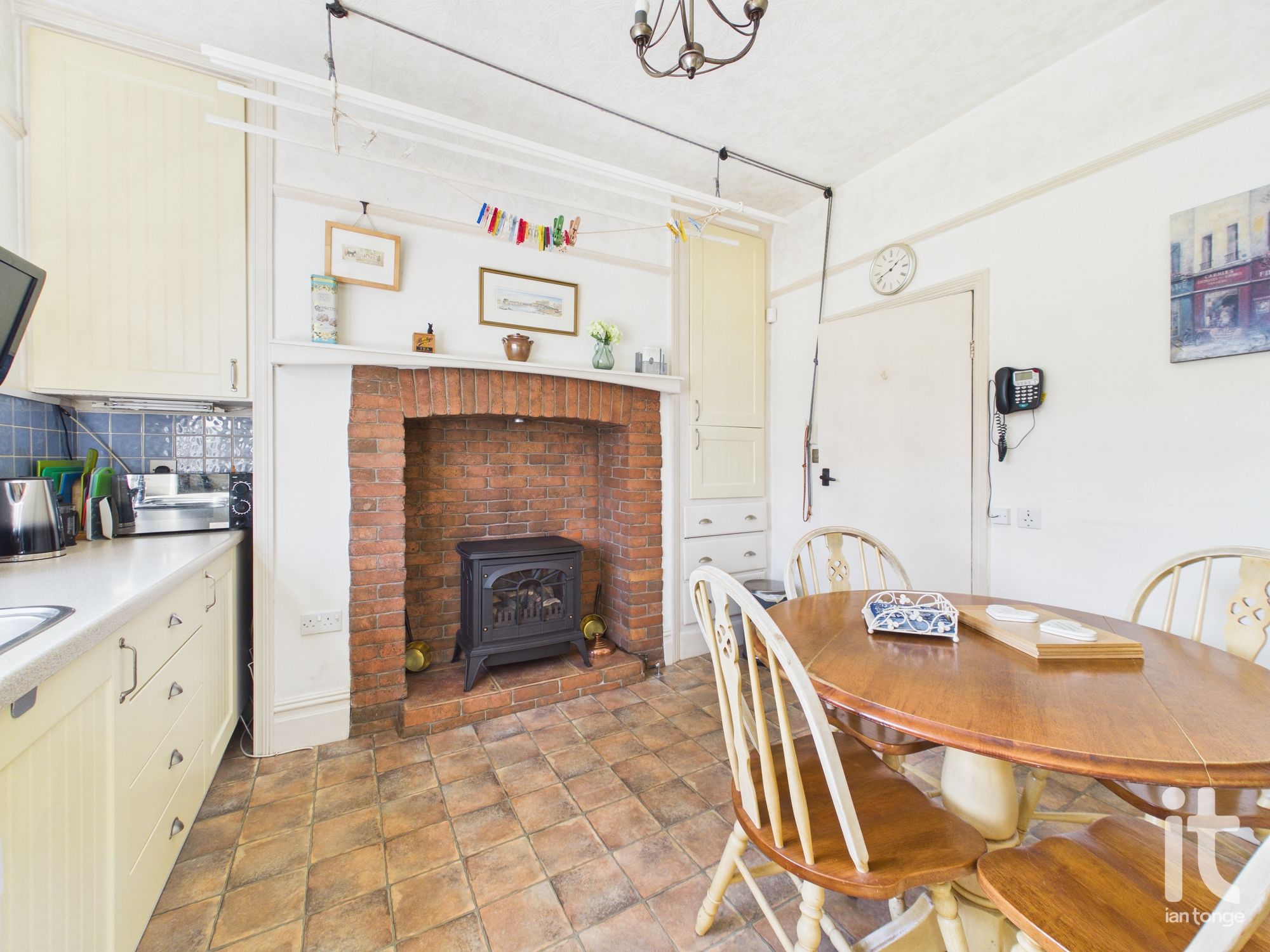 4 bedroom semi-detached house For Sale in Stockport - Photograph 10.