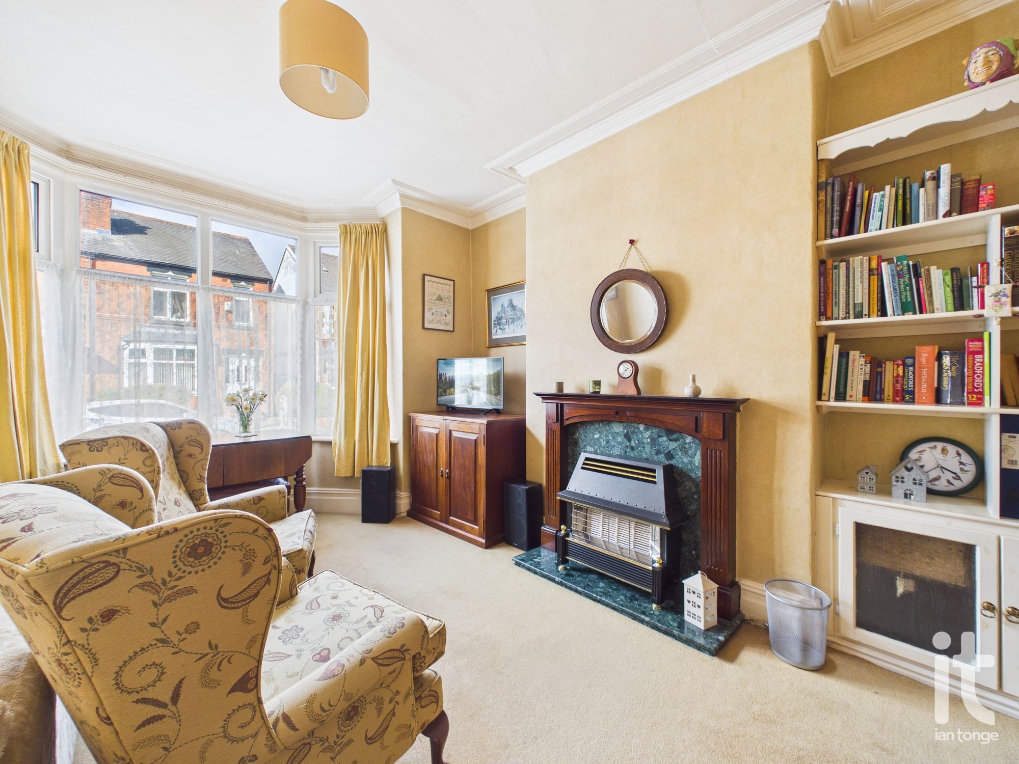 4 bedroom semi-detached house For Sale in Stockport - Photograph 7.