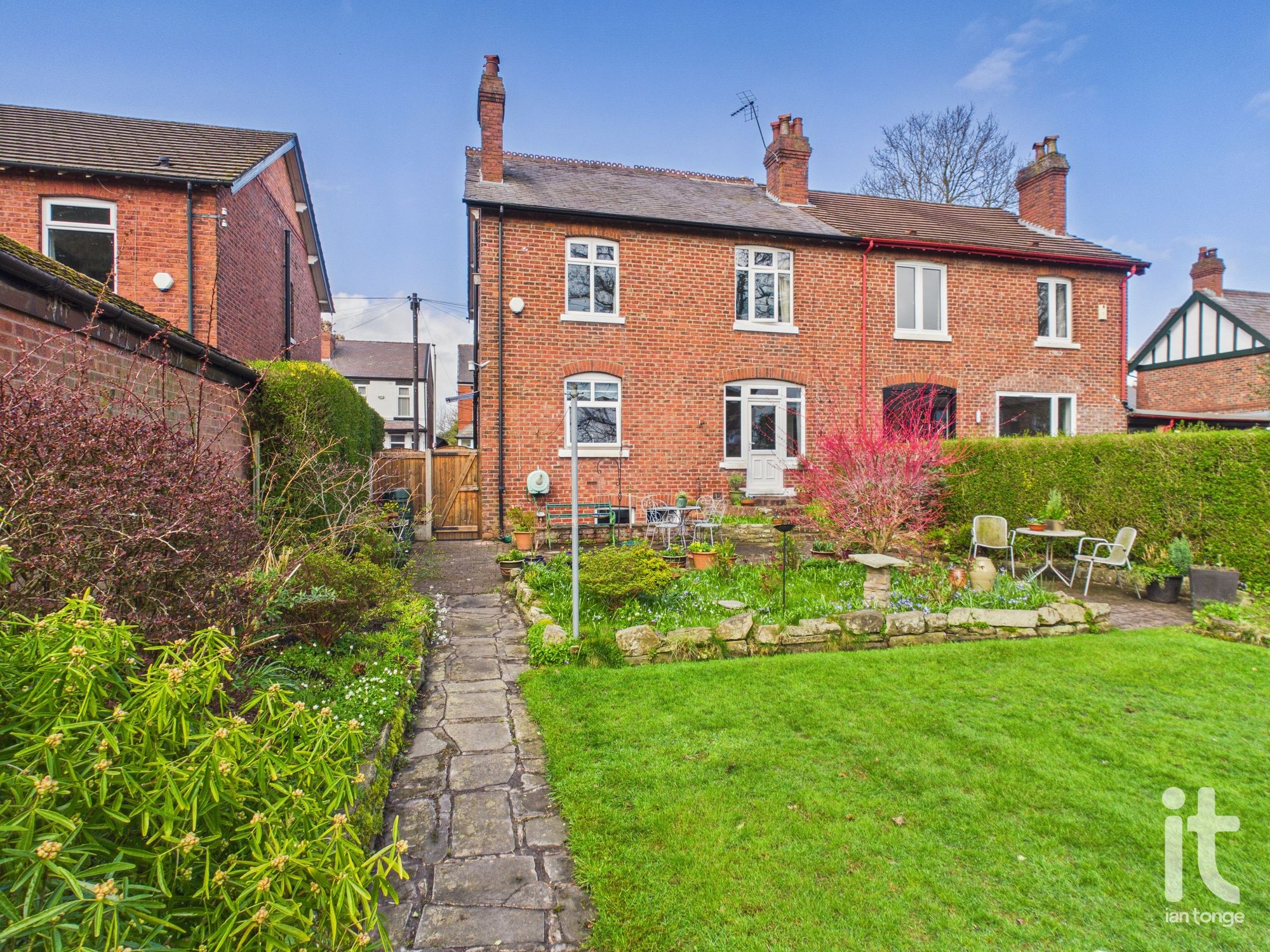 4 bedroom semi-detached house For Sale in Stockport - Photograph 19.