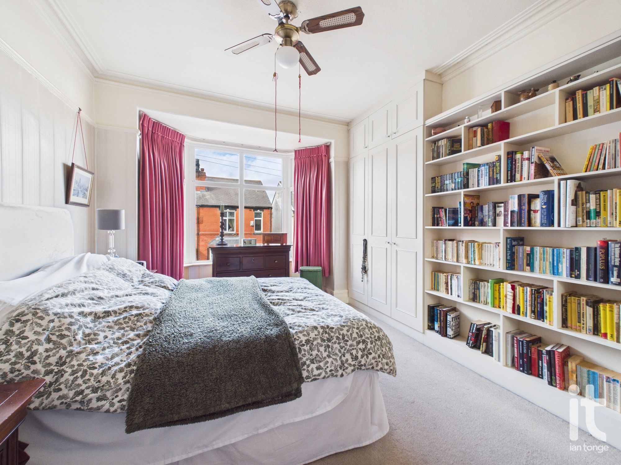 4 bedroom semi-detached house For Sale in Stockport - Photograph 4.