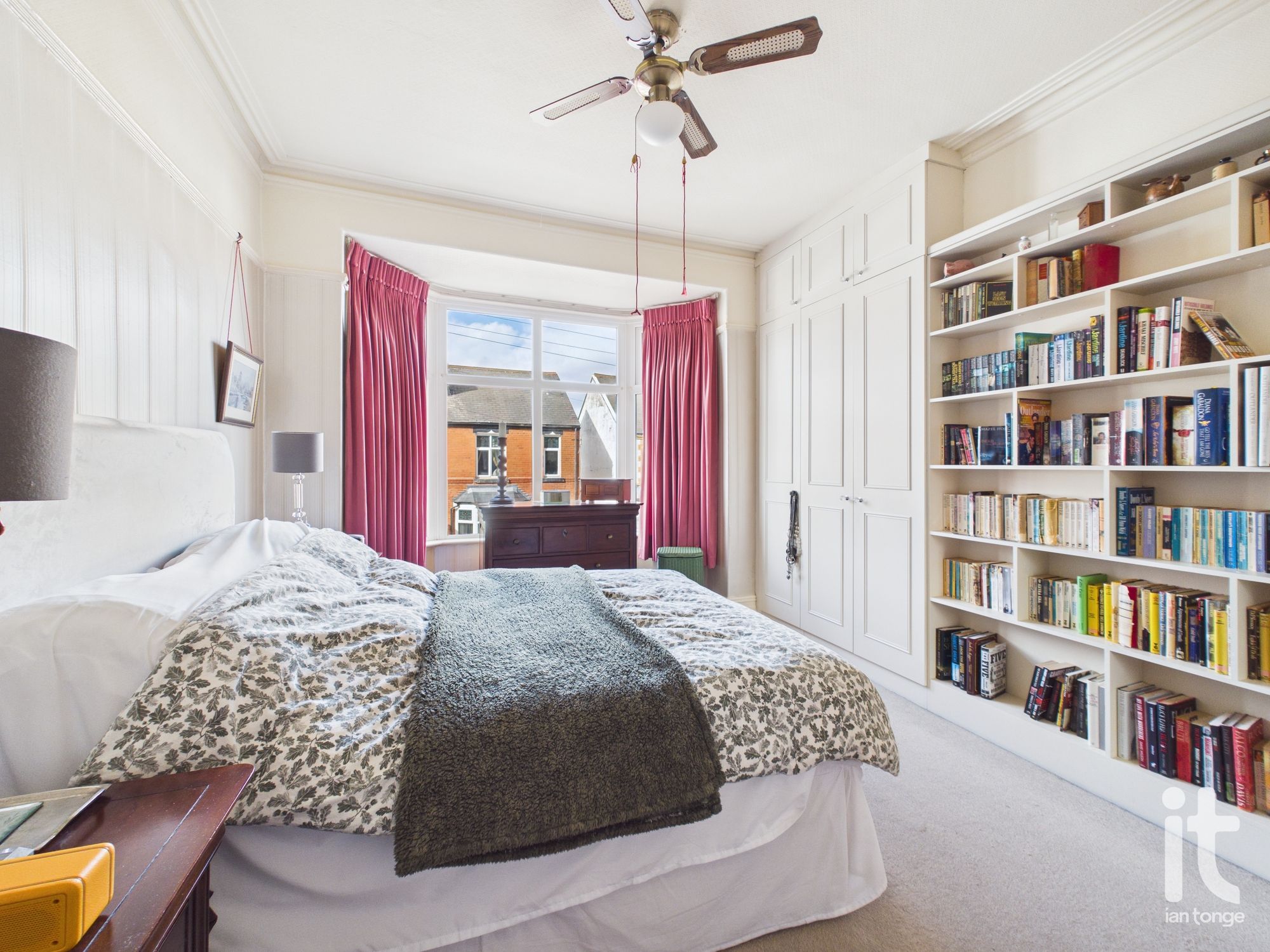 4 bedroom semi-detached house For Sale in Stockport - Photograph 13.