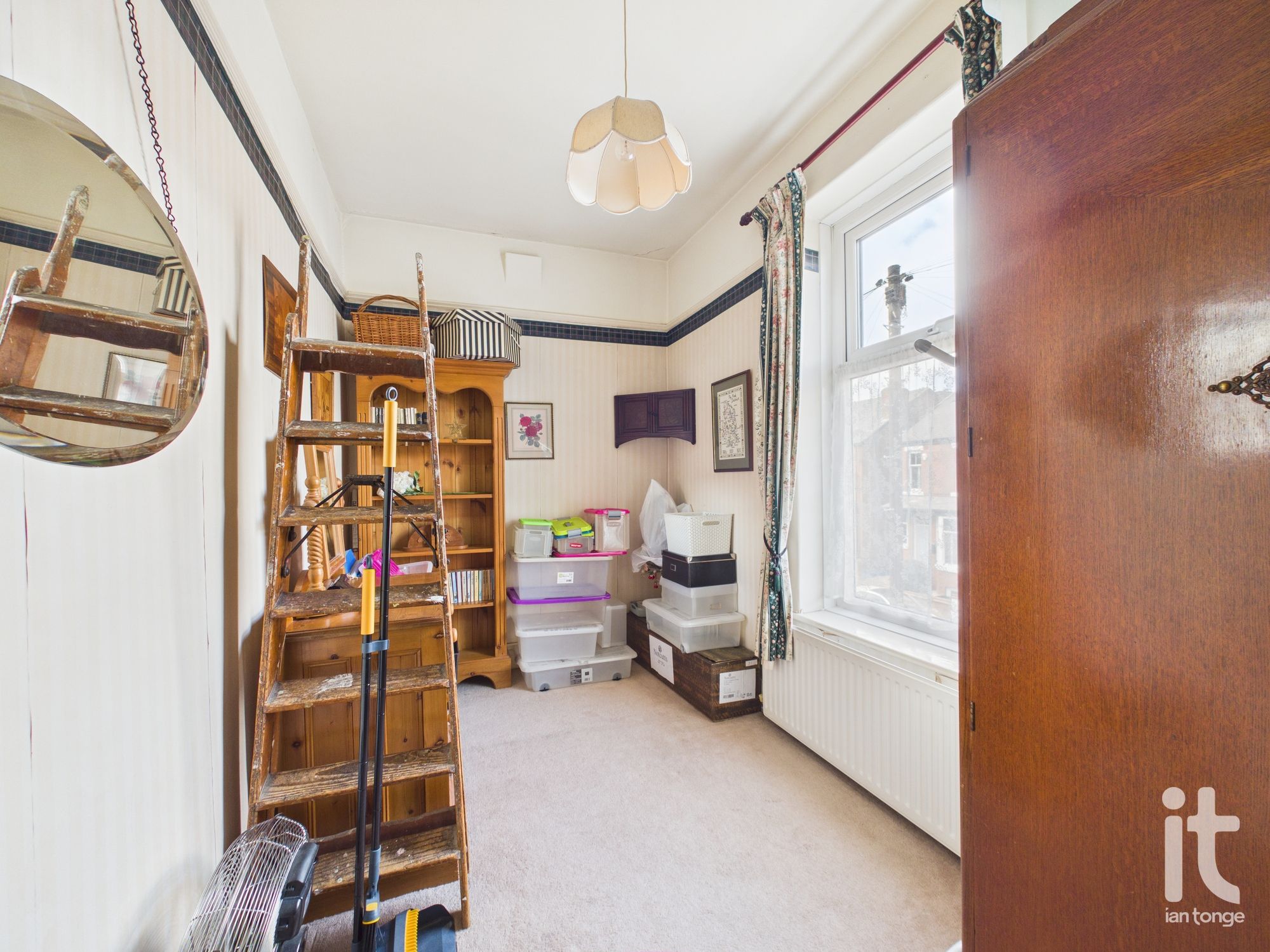 4 bedroom semi-detached house For Sale in Stockport - Photograph 17.