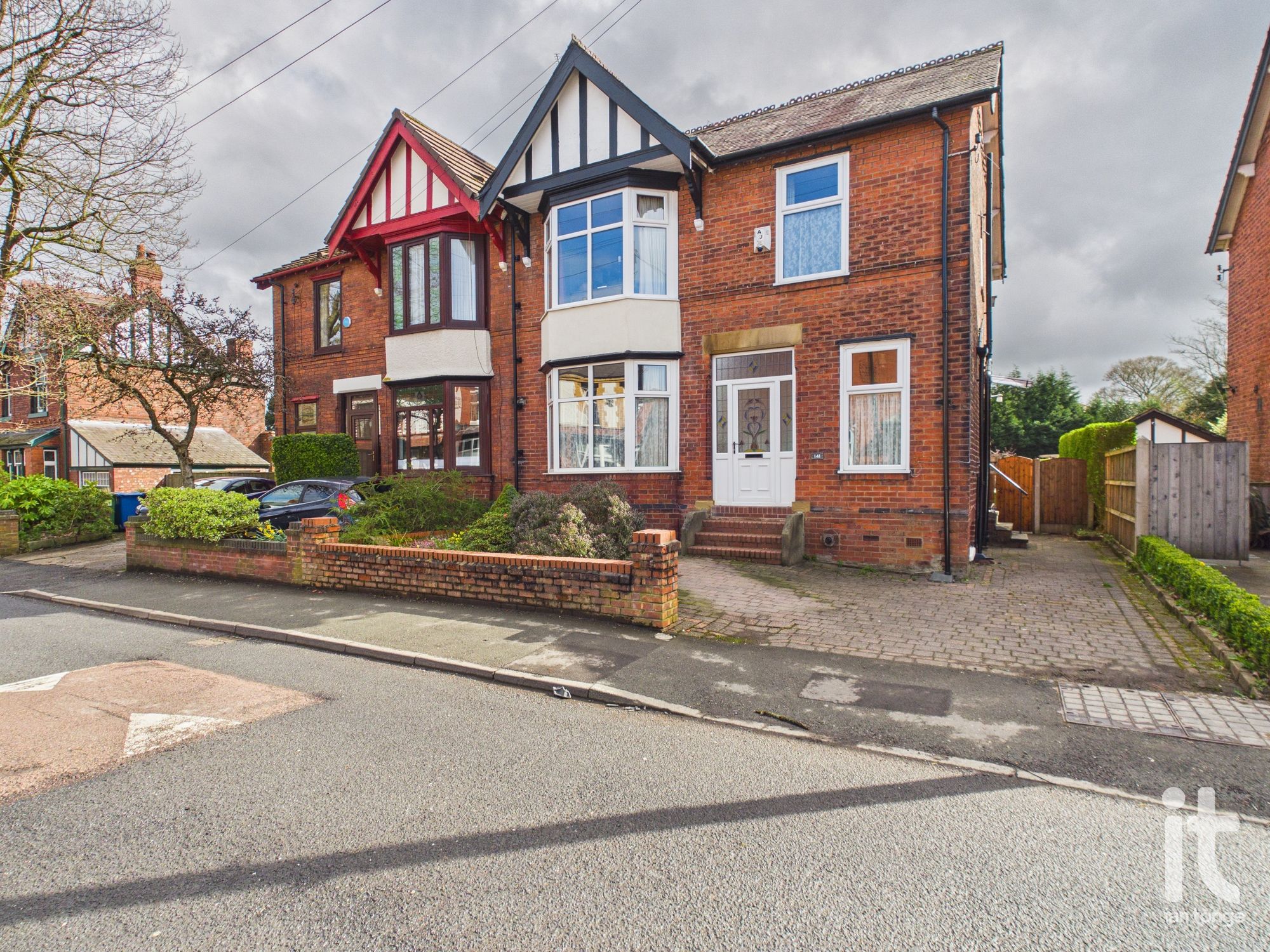 4 bedroom semi-detached house For Sale in Stockport - Property photograph.