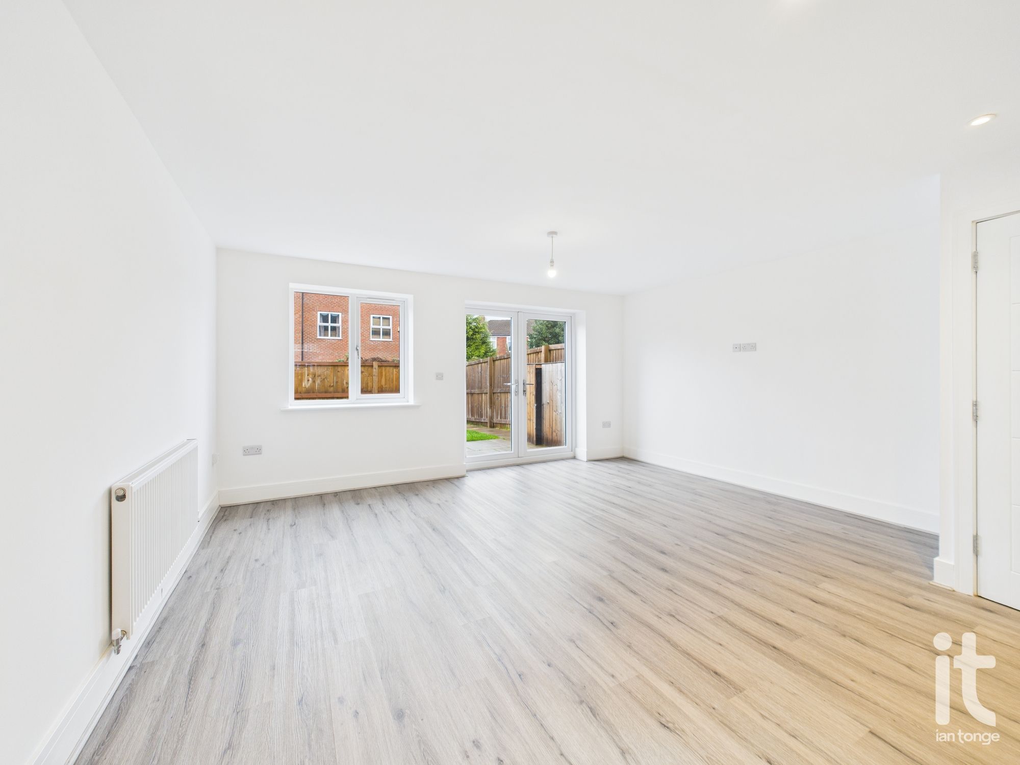 3 bedroom mews house To Let in Stockport - Photograph 11.