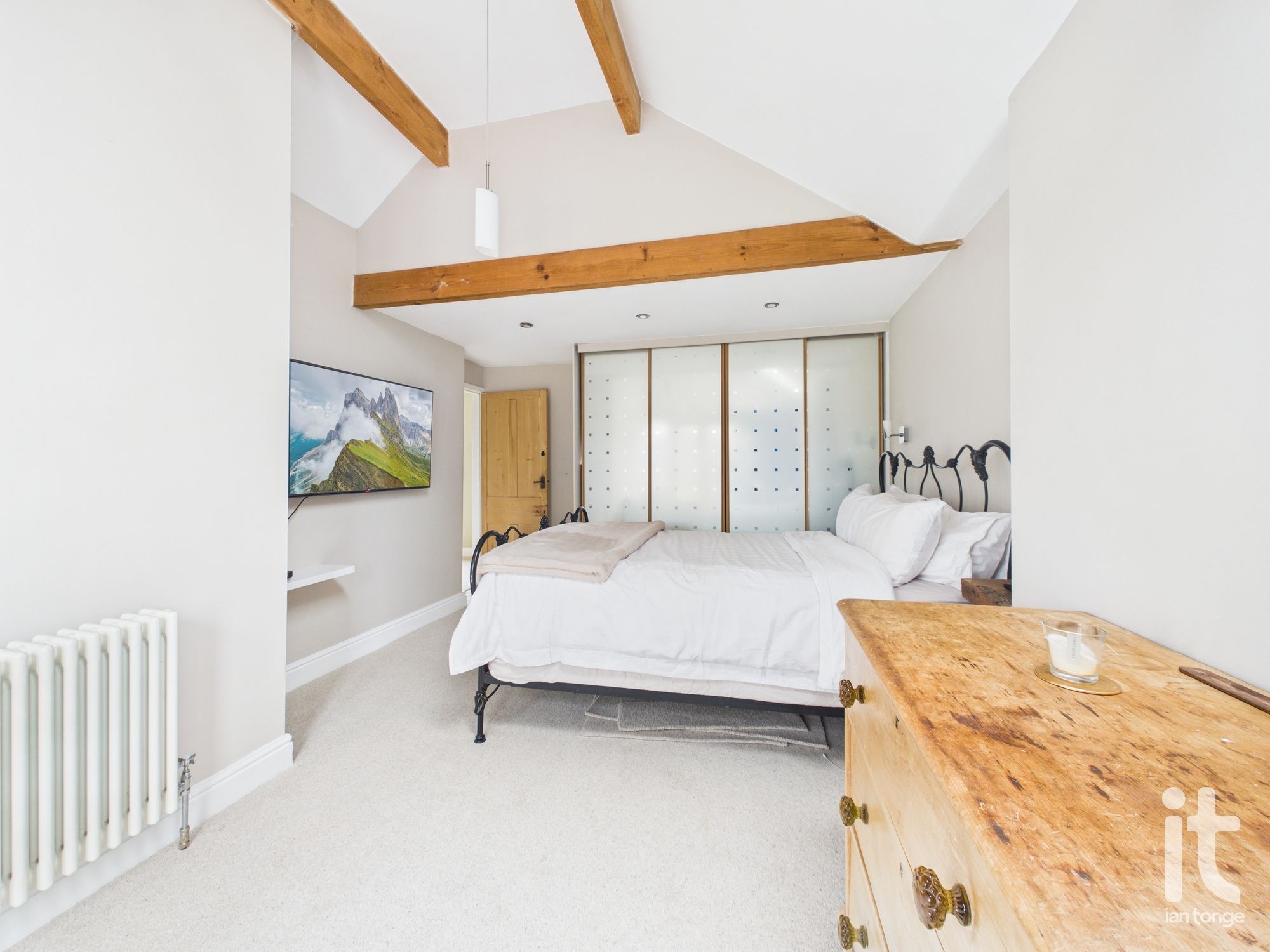 3 bedroom semi-detached house For Sale in Stockport - Photograph 14.