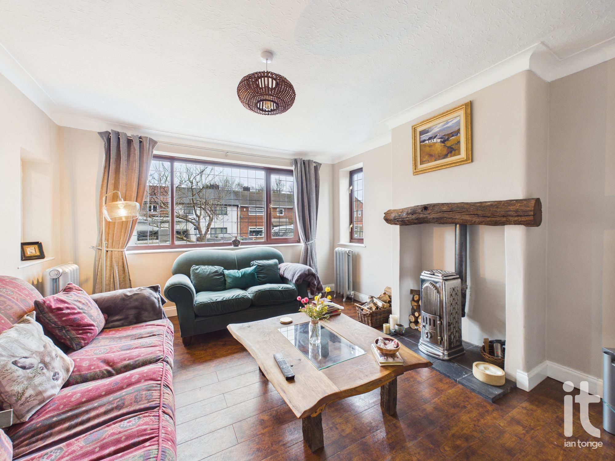 3 bedroom semi-detached house For Sale in Stockport - Property photograph.