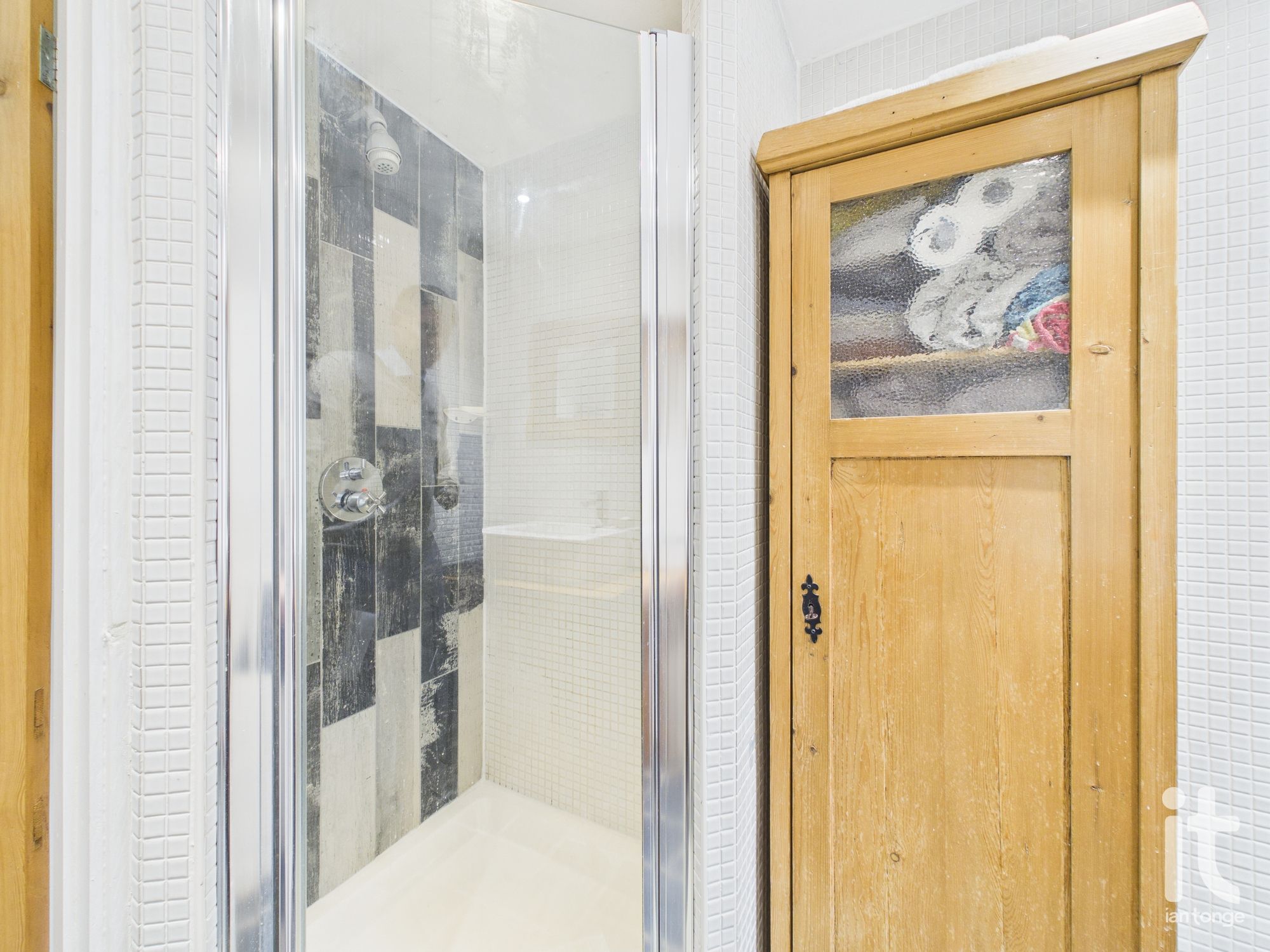 3 bedroom semi-detached house For Sale in Stockport - Photograph 20.