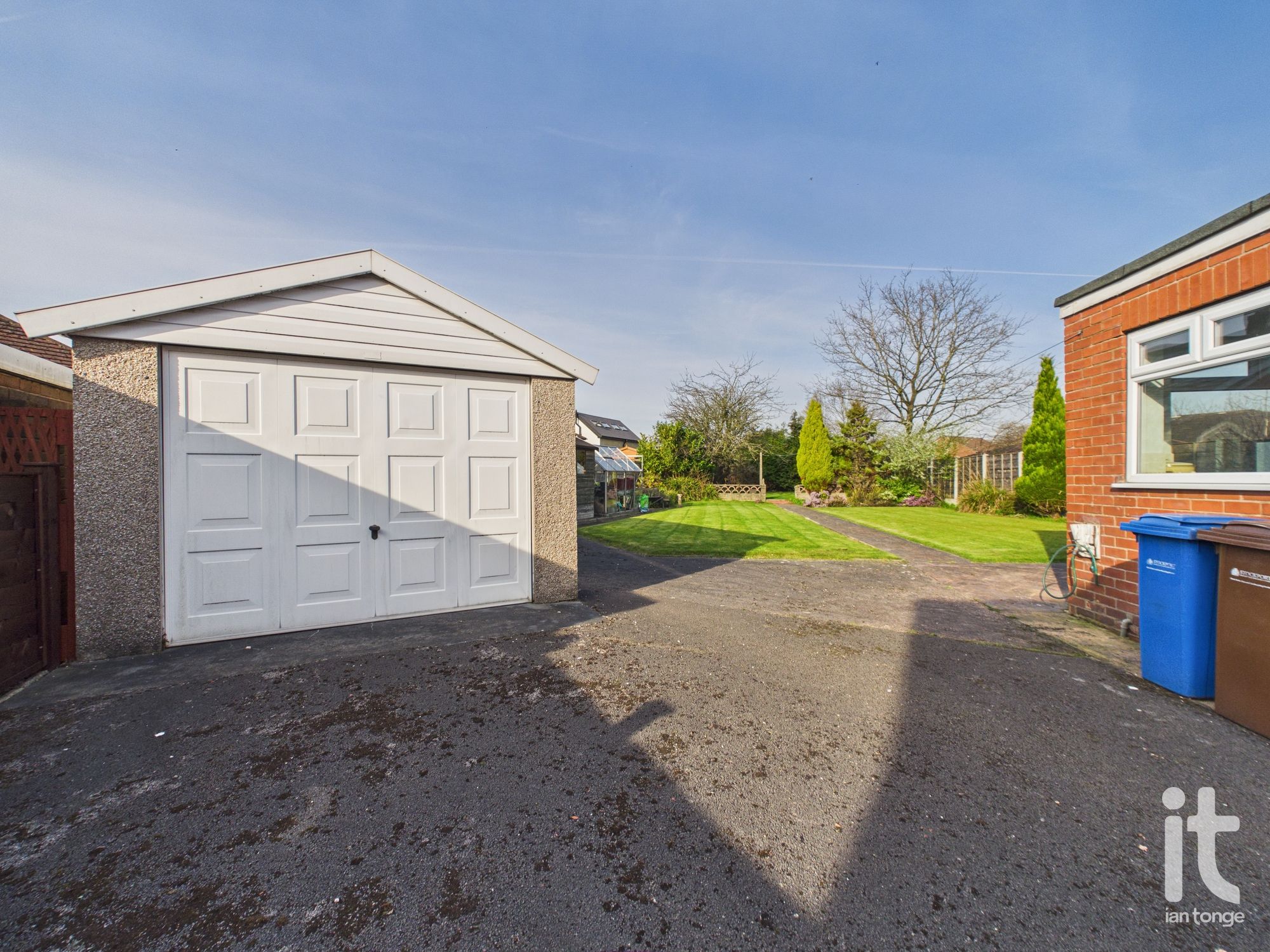 3 bedroom semi-detached house For Sale in Stockport - Photograph 4.