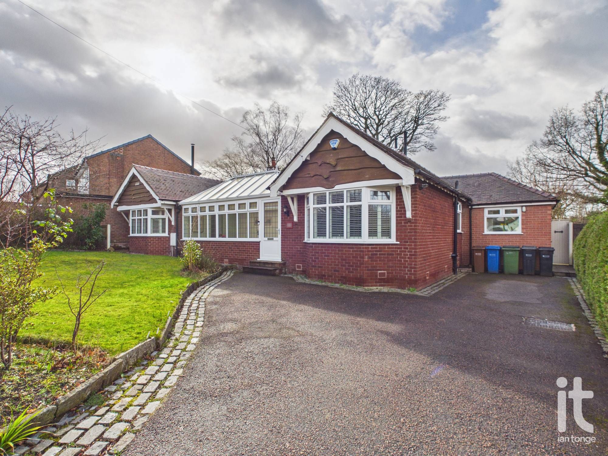 3 bedroom detached bungalow For Sale in Stockport - Property photograph.