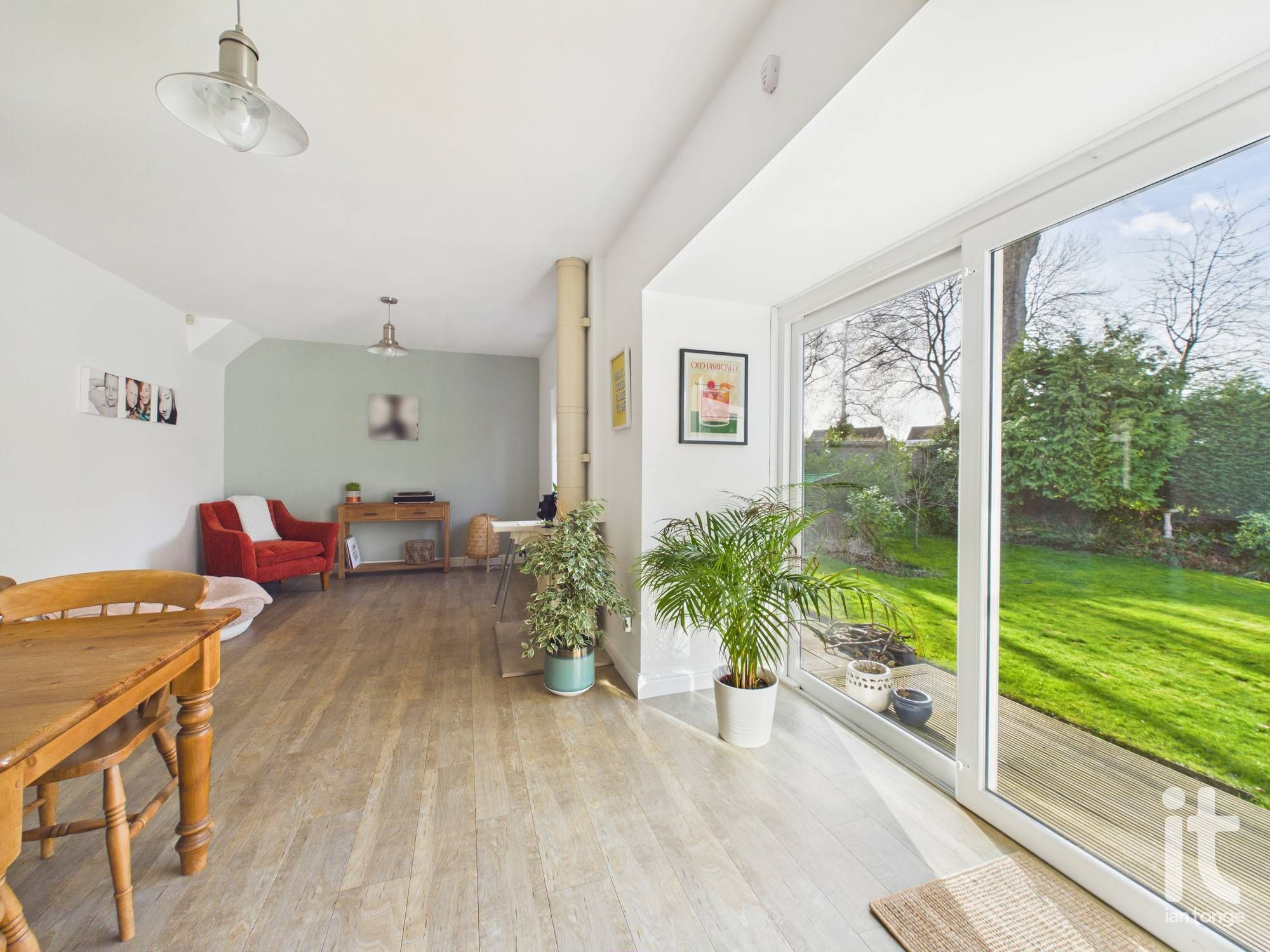 3 bedroom detached bungalow For Sale in Stockport - Photograph 10.