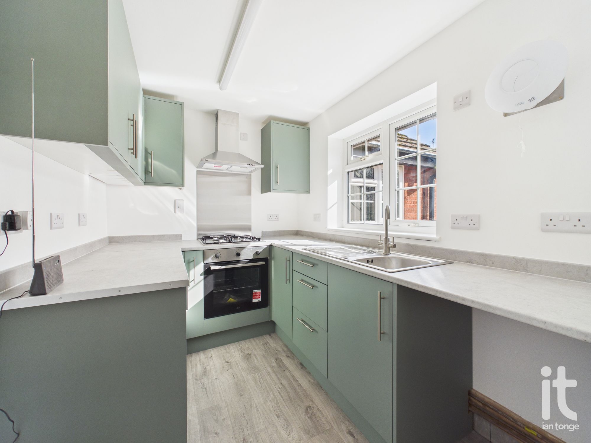 2 bedroom apartment flat/apartment For Sale in Stockport - Photograph 7.