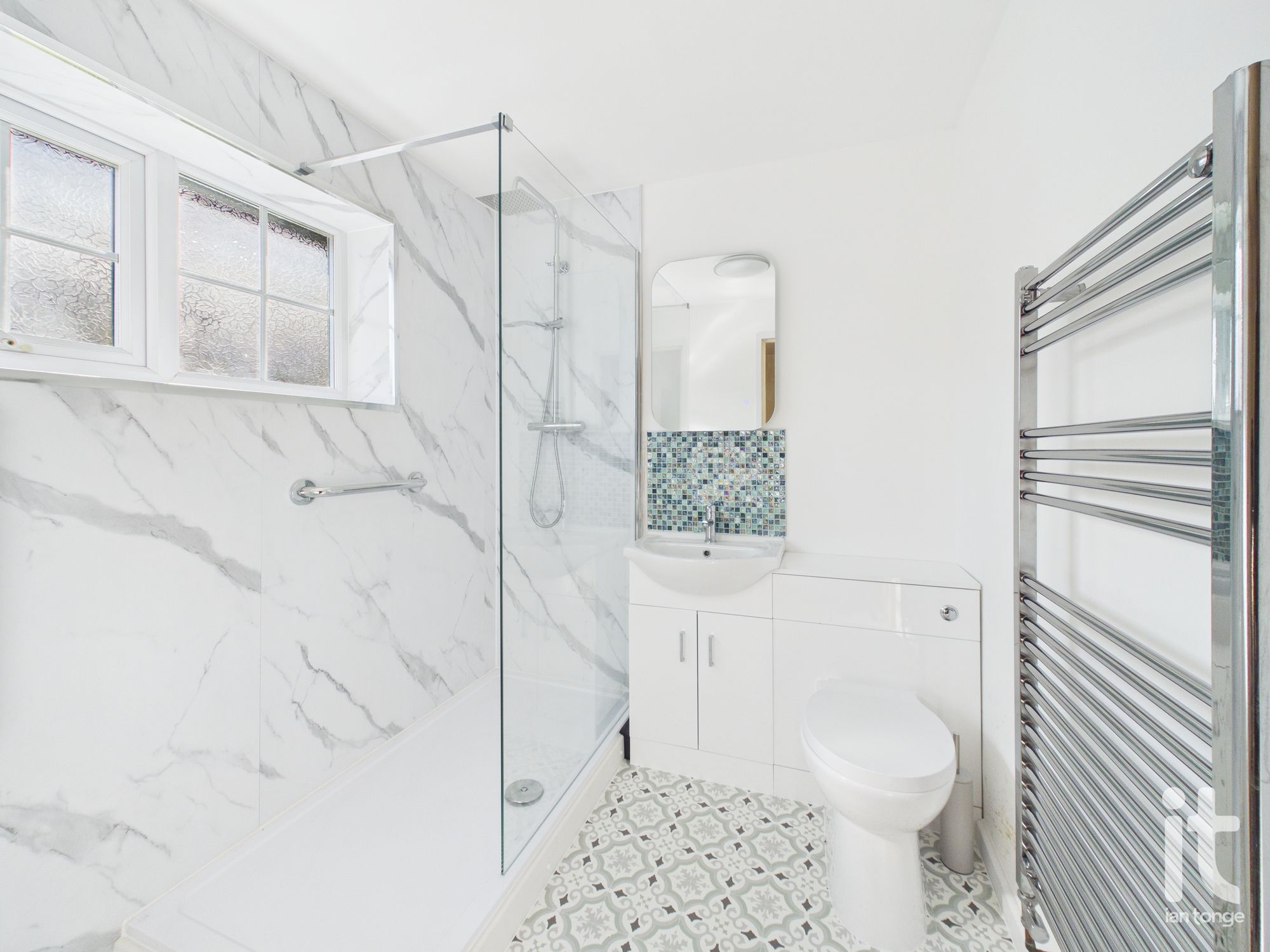 2 bedroom apartment flat/apartment For Sale in Stockport - Property photograph.