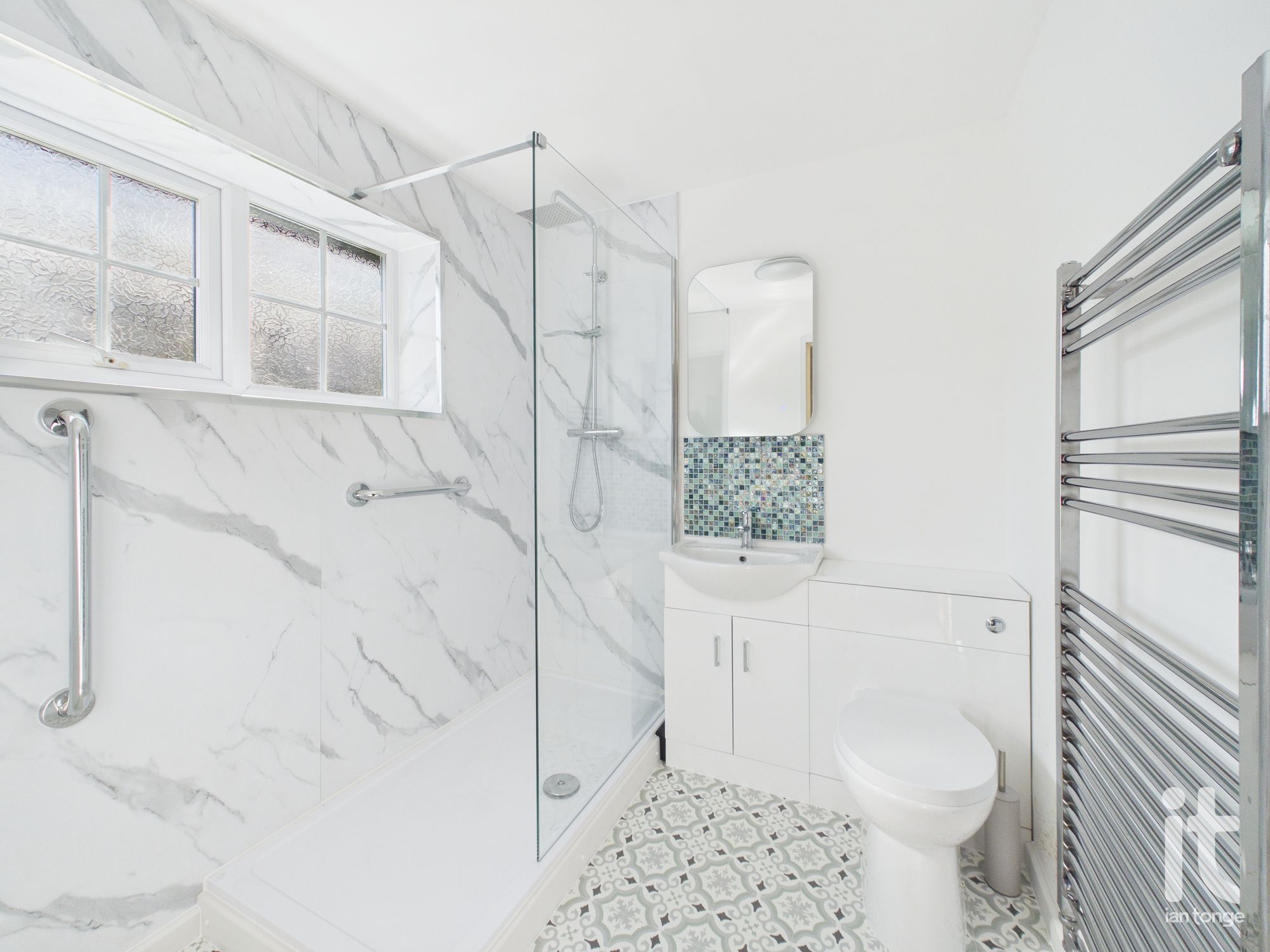 2 bedroom apartment flat/apartment For Sale in Stockport - Photograph 8.