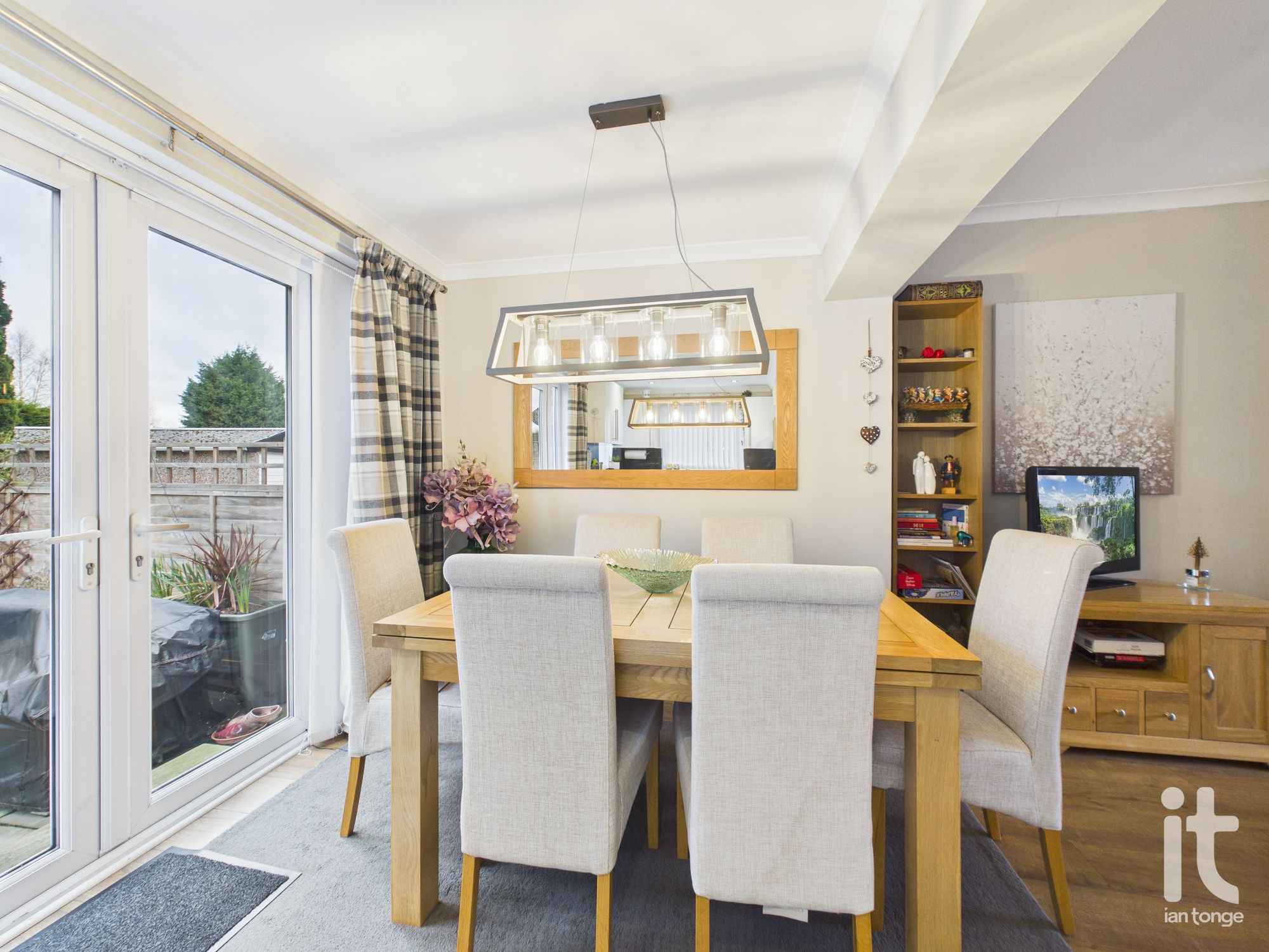 3 bedroom semi-detached house For Sale in Stockport - Photograph 22.