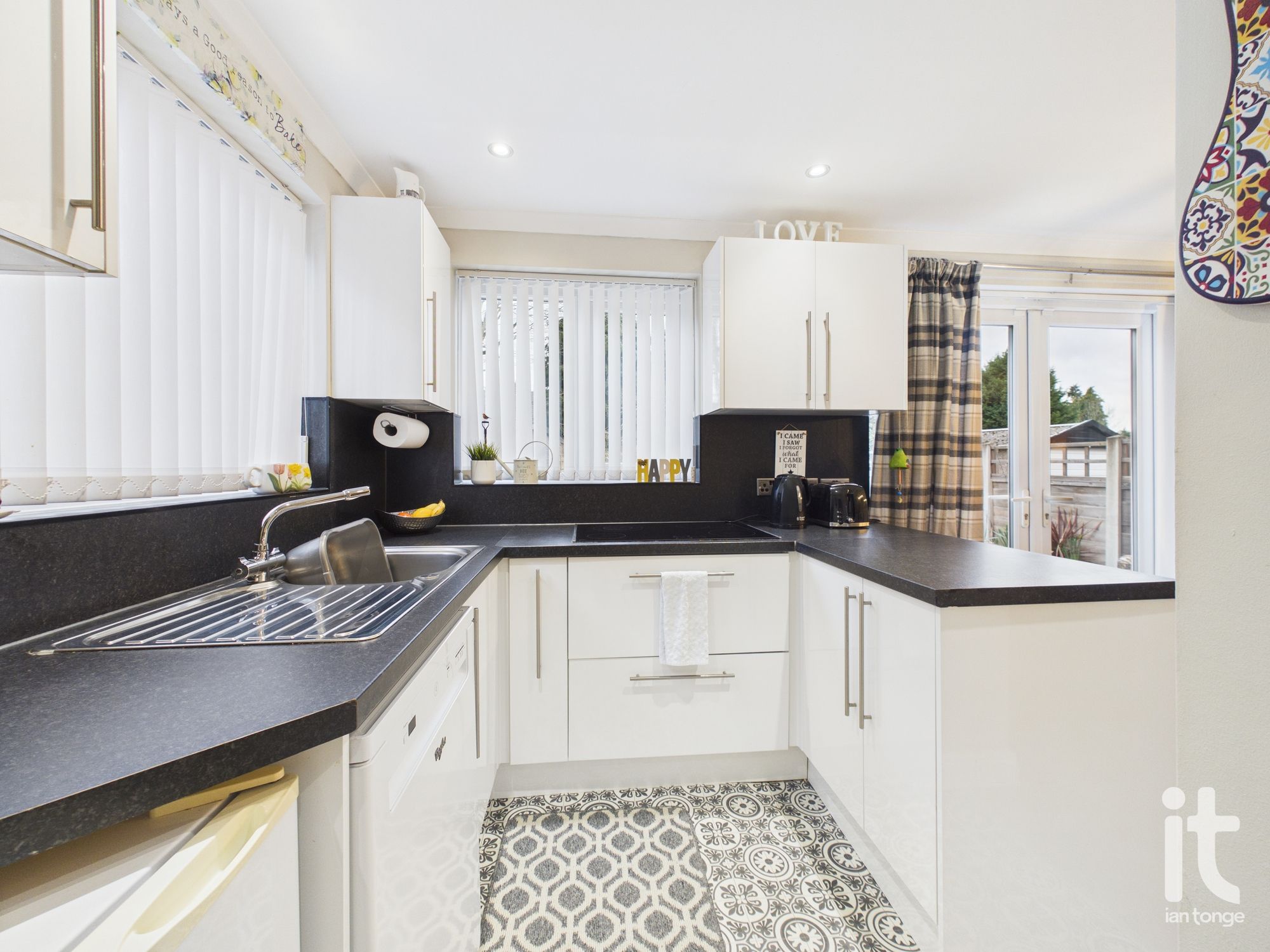 3 bedroom semi-detached house For Sale in Stockport - Photograph 23.
