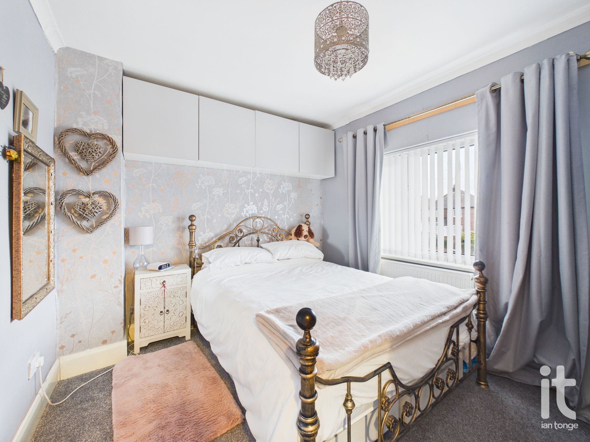 3 bedroom semi-detached house For Sale in Stockport - Photograph 27.