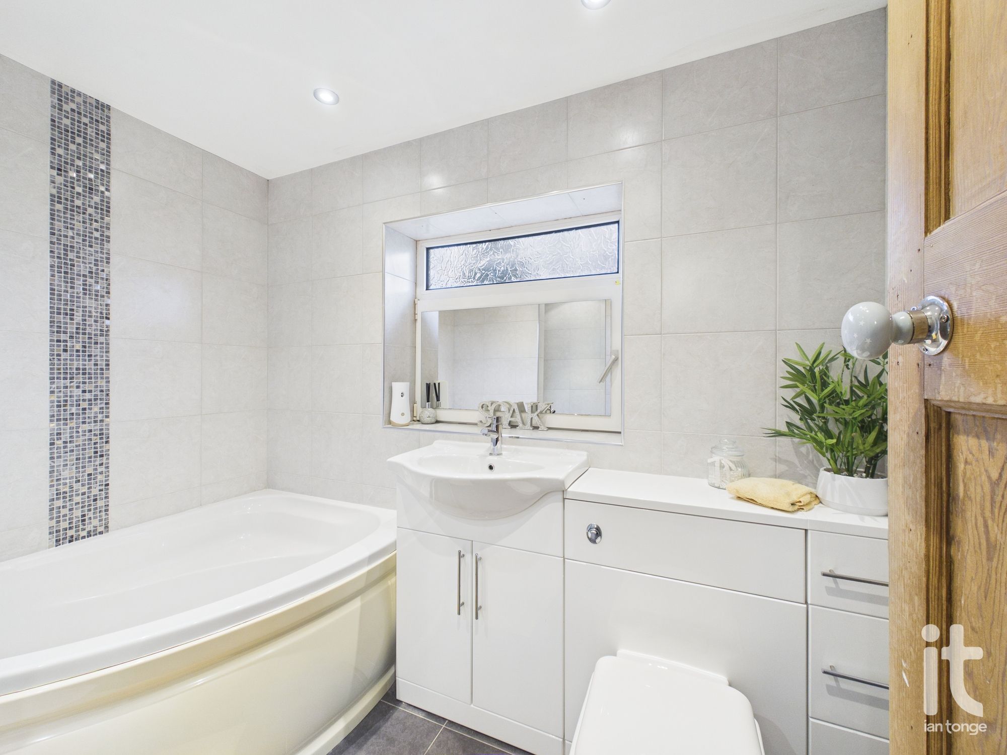 3 bedroom semi-detached house For Sale in Stockport - Photograph 33.